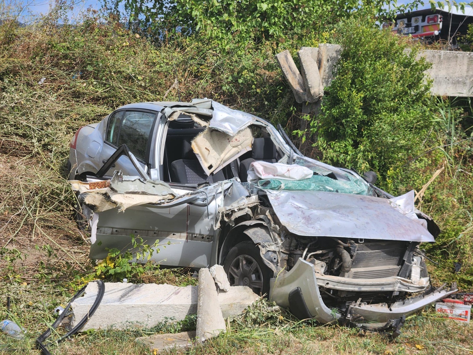 Otomabil Uçtu 3 Yaralı 1 Ölü (1)