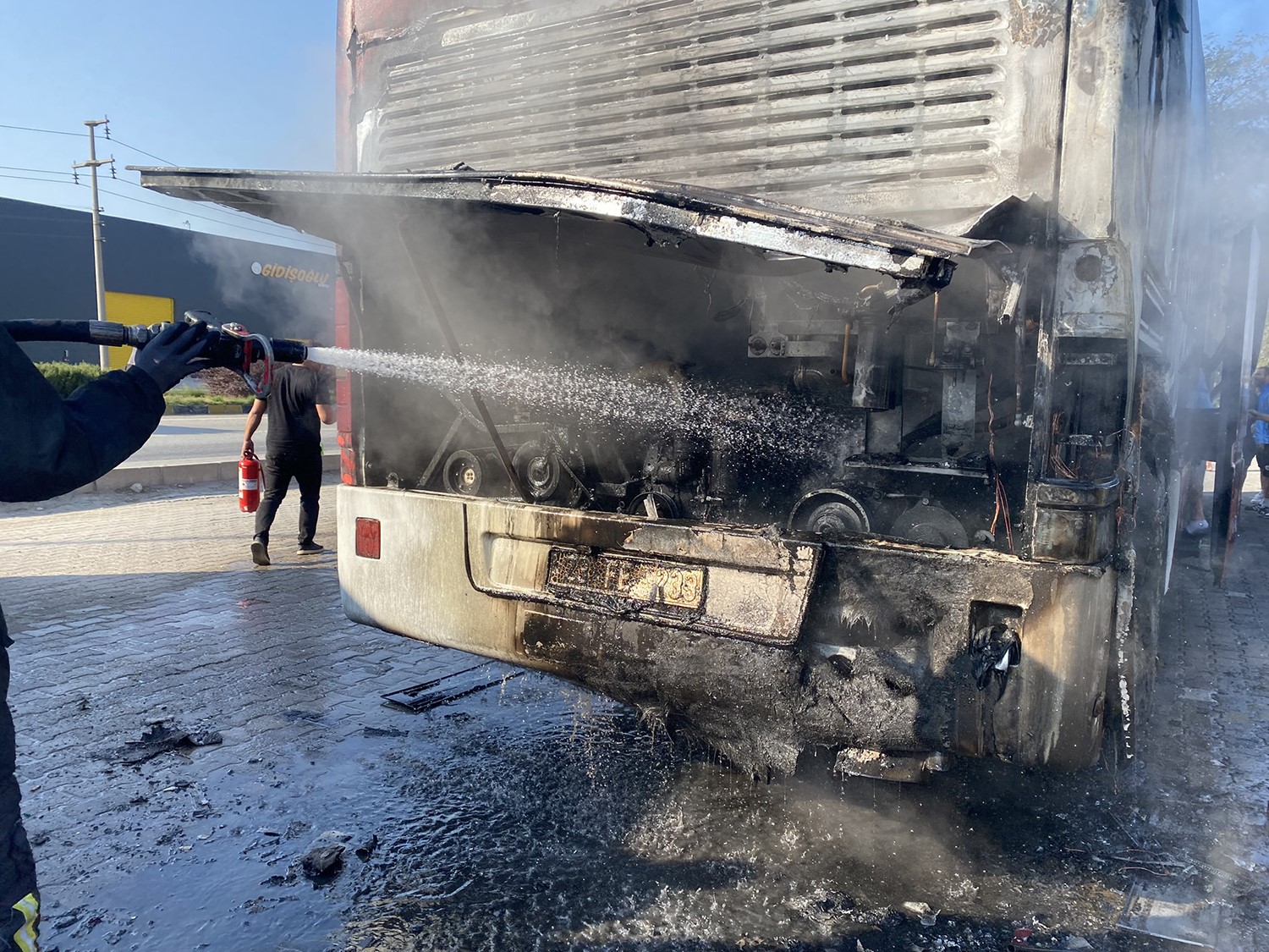 Takım Otobüsü Manisa'da Alev Aldı (2)