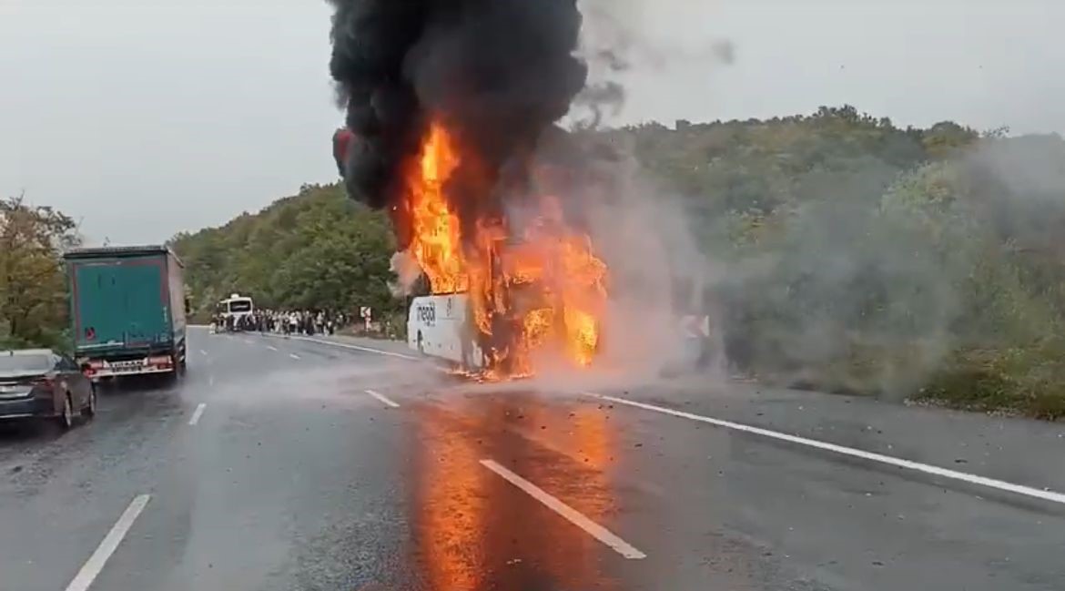 Yolcu Otobüsü Alev Topuna Döndü (3)