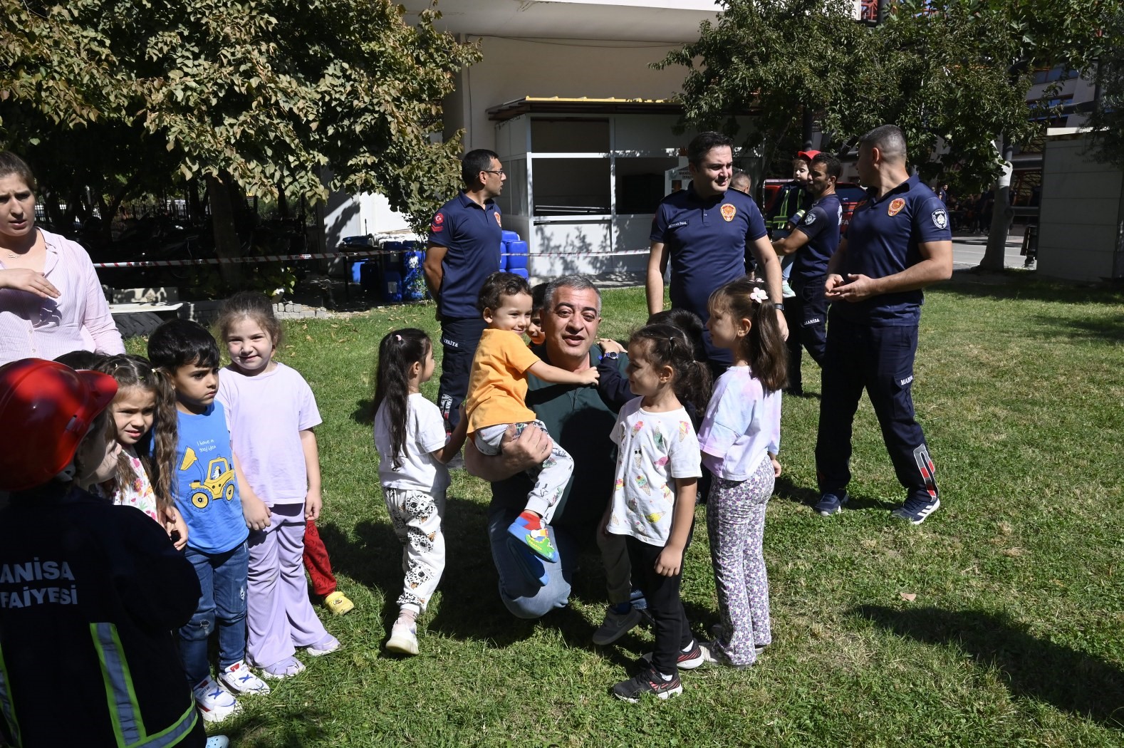 Minik Öğrenciler Fahri Itfaiyeci Oldu (7)