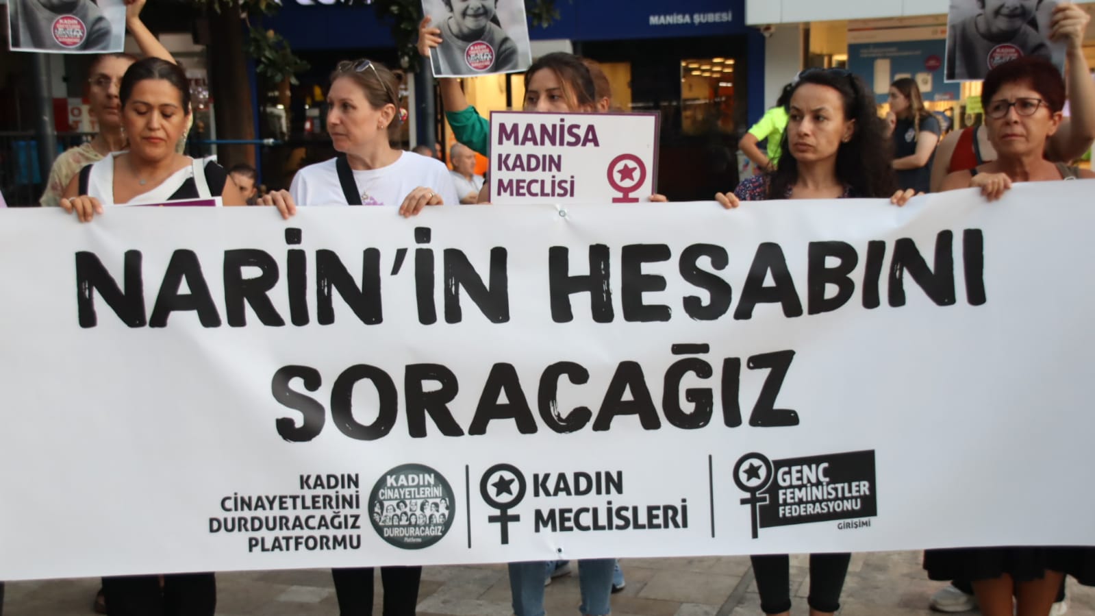 Manisalı Kadınlar Narin Için Meydanlarda! “30 Günde Bin Çocuk Kayboluyor” (9)