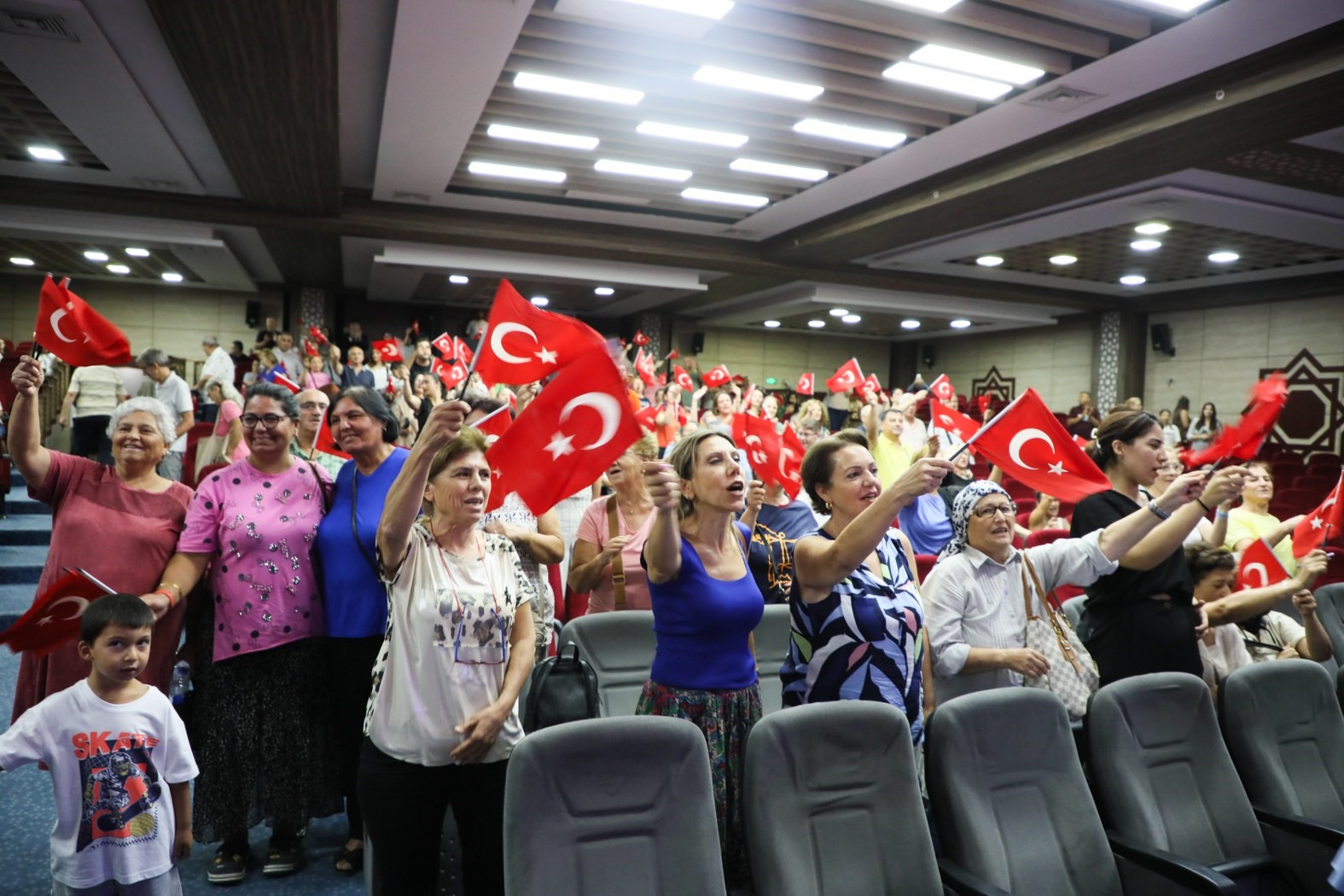 ‘Kurtuluşun Kadınları’ Oyunu Izleyicileri Mest Etti (2)