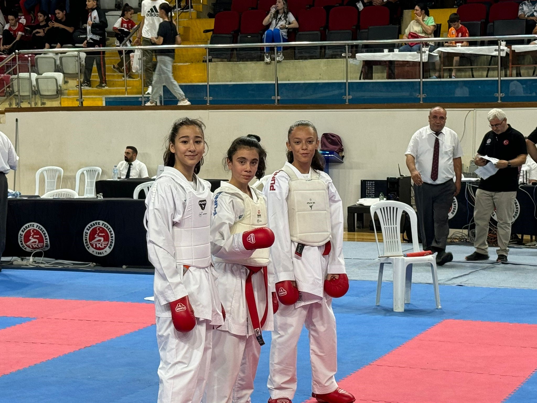 Manisa Bbsk Karate Takımından Bir 3'Üncülük Iki 5'Incilik (4)