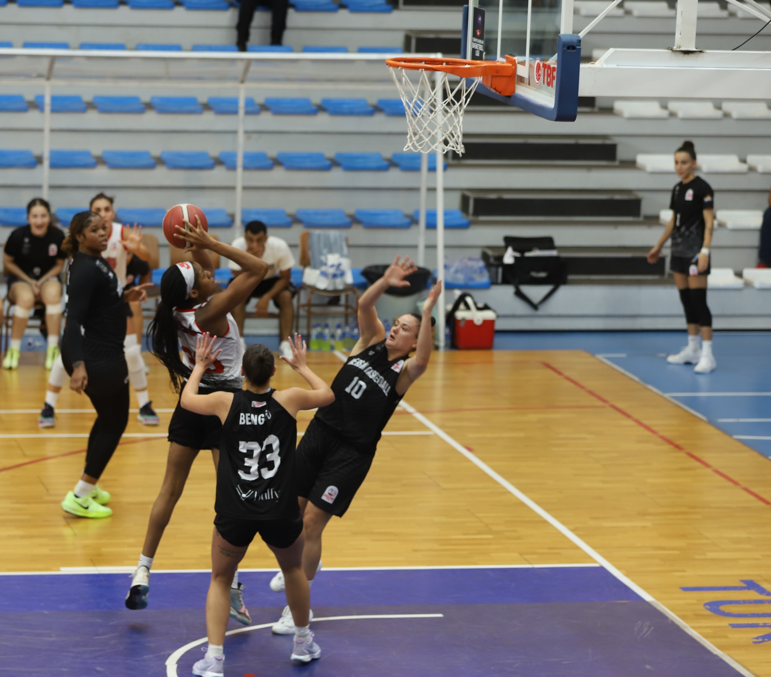 Turgutlu Belediyespor Kadın Basketbol Takımı Deplasman Yolcusu (2)