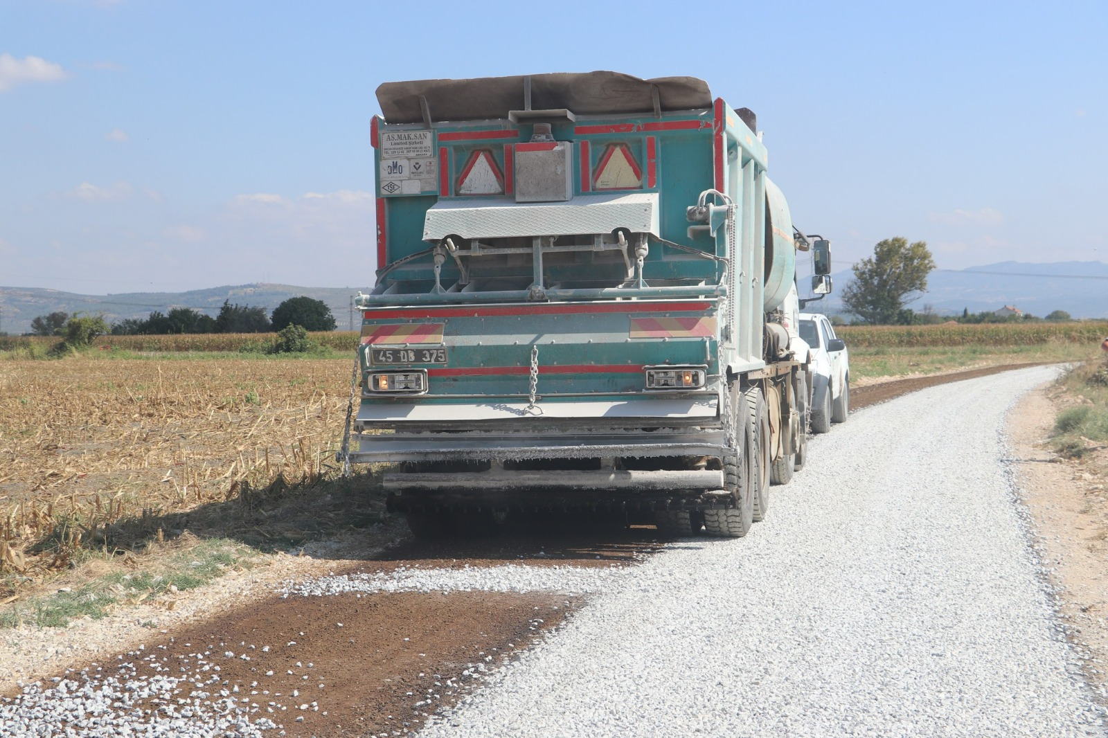 Kırkağaç’ta Tarım Arazi Yolları Yenileniyor! (6)