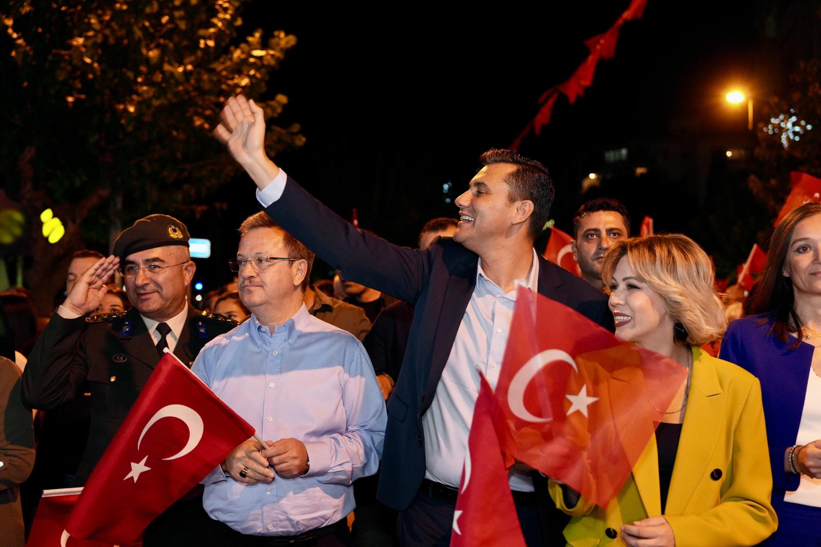 Kurtuluş Coşkusu Fener Alayı Ve Funda Arar Konseri İle Taçlandı (9)