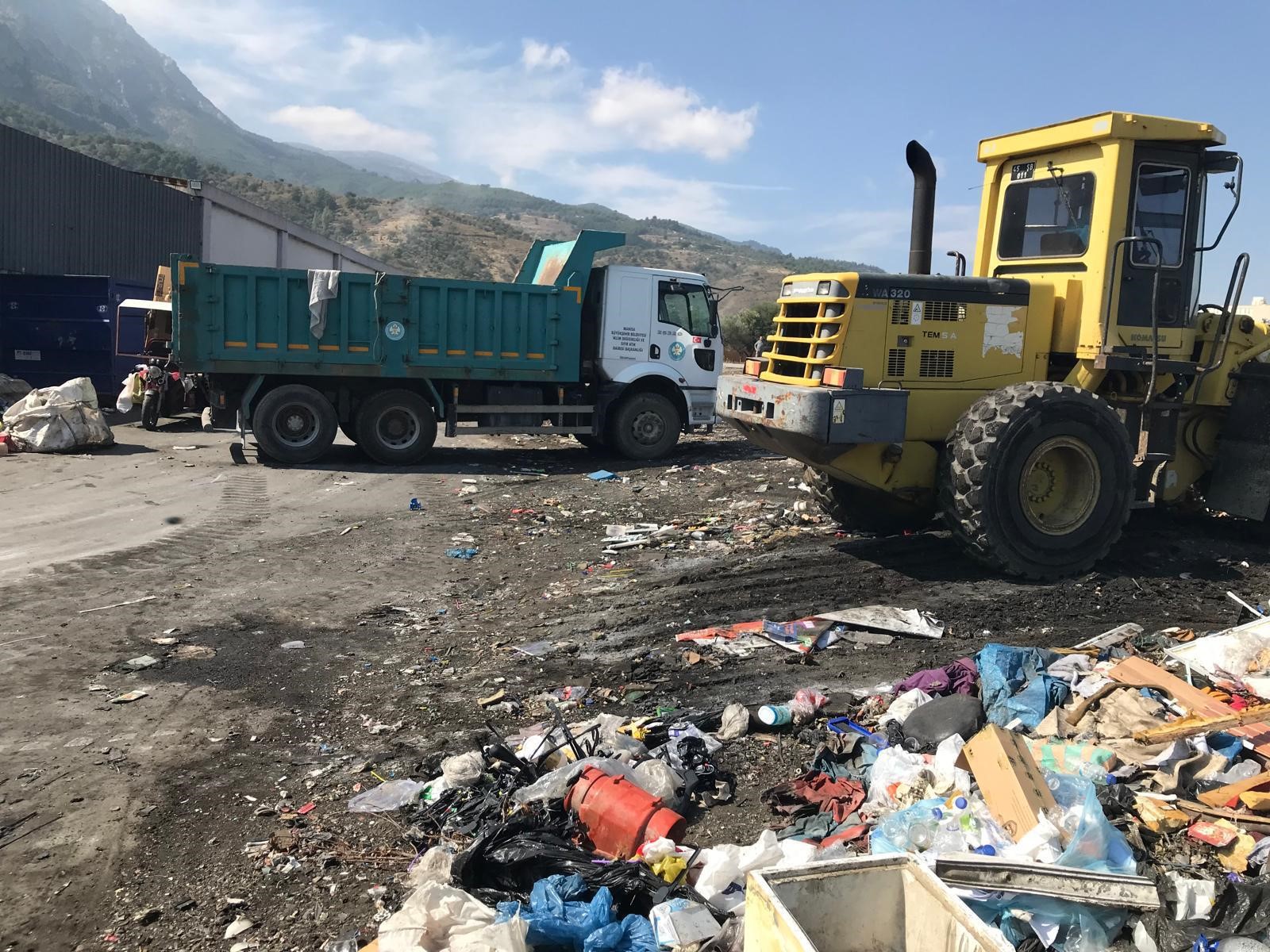 Manisa Turgut Özal Mahallesi'ndeki Atıklar Toplandı (6)