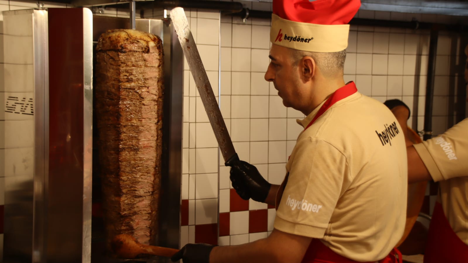 Manisa'nın Yeni Lezzet Durağı Hey Döner, Dualarla Açıldı (2)