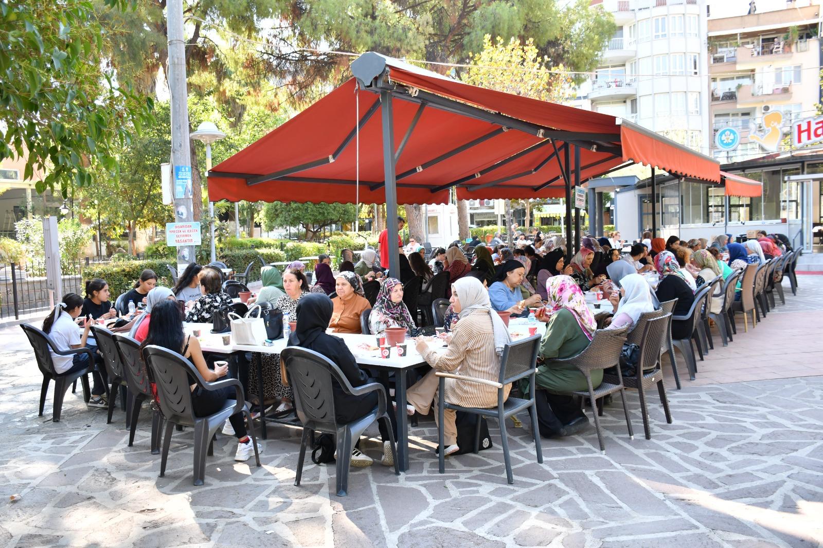 Selendili Kadınlar Manisa’nın Zengin Tarihiyle Buluştu (41)