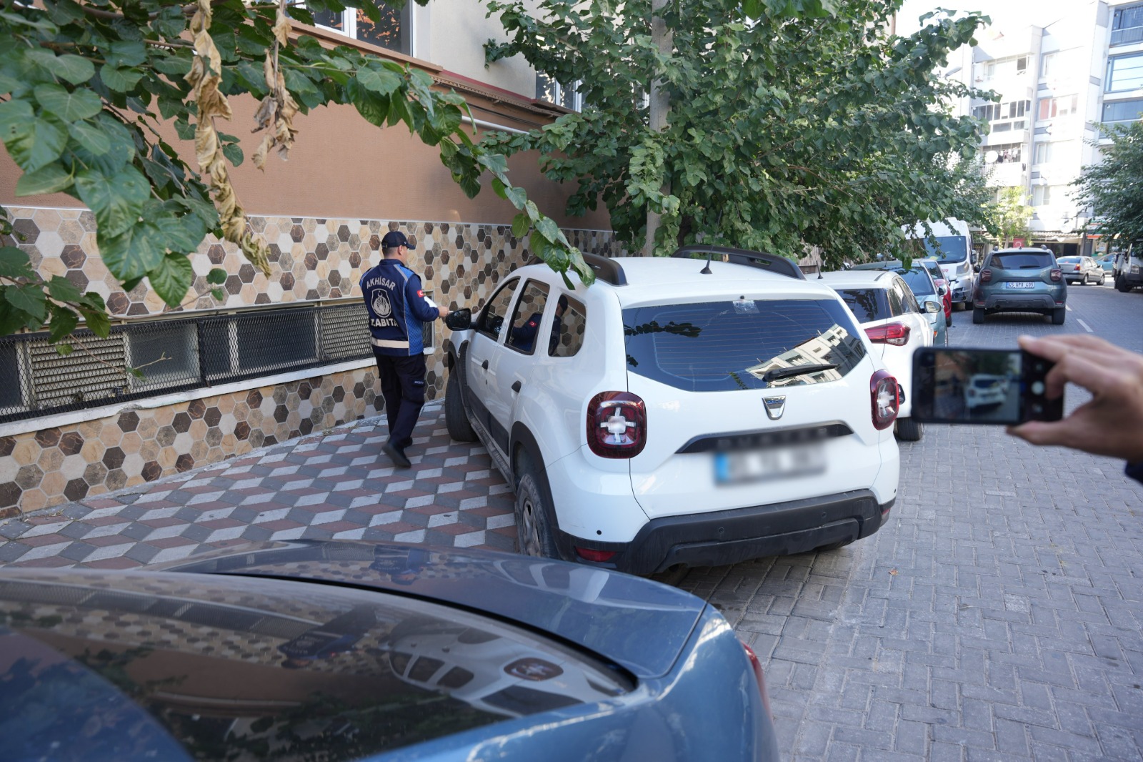 Akhisar’da Kaldırım Işgallerine Karşı Sıkı Denetim (4)