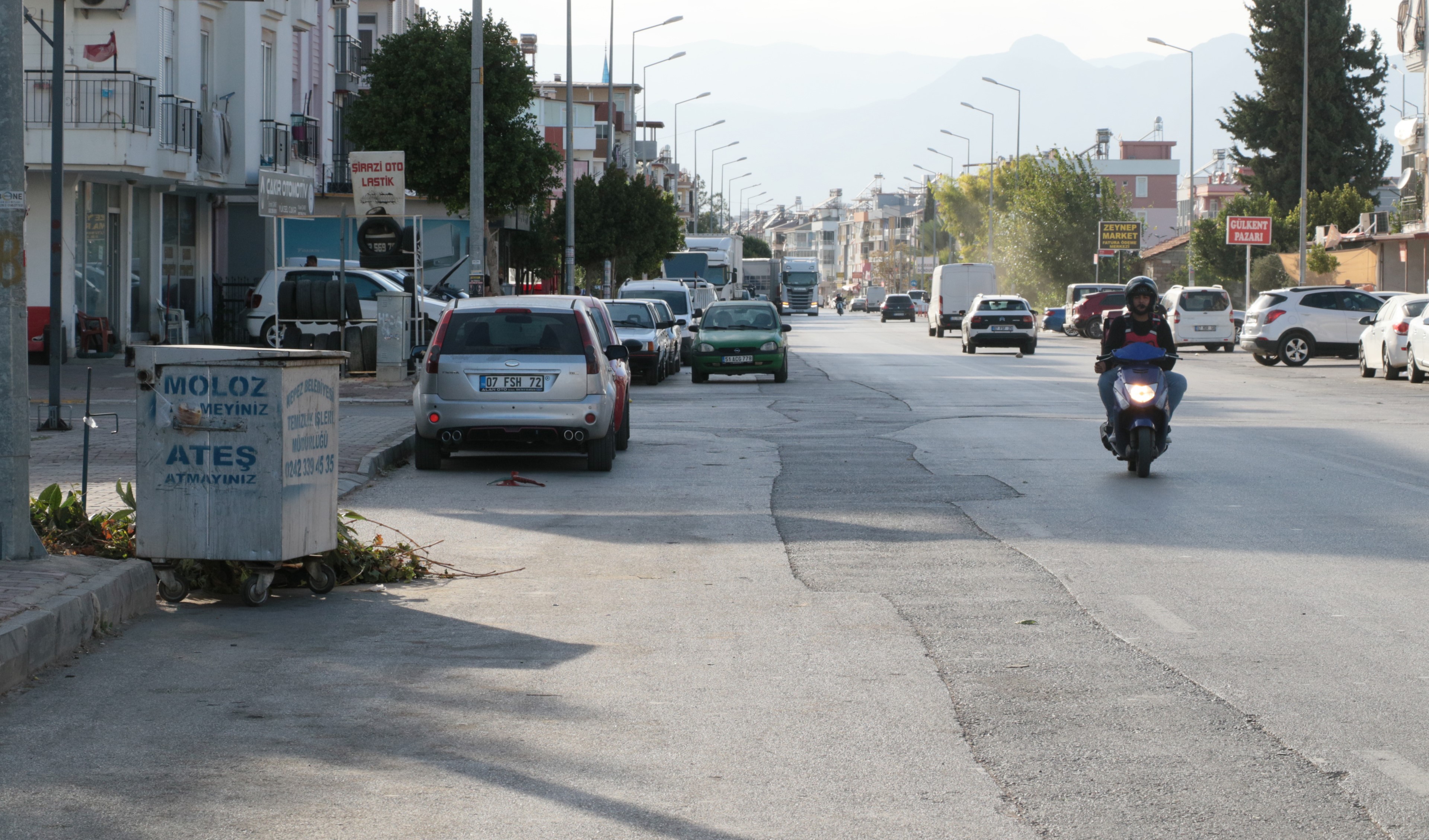 Aniden Yola Fırlayan Çocuğa Motosiklet Çarptı, Mahalleli Kasis Istedi (2)