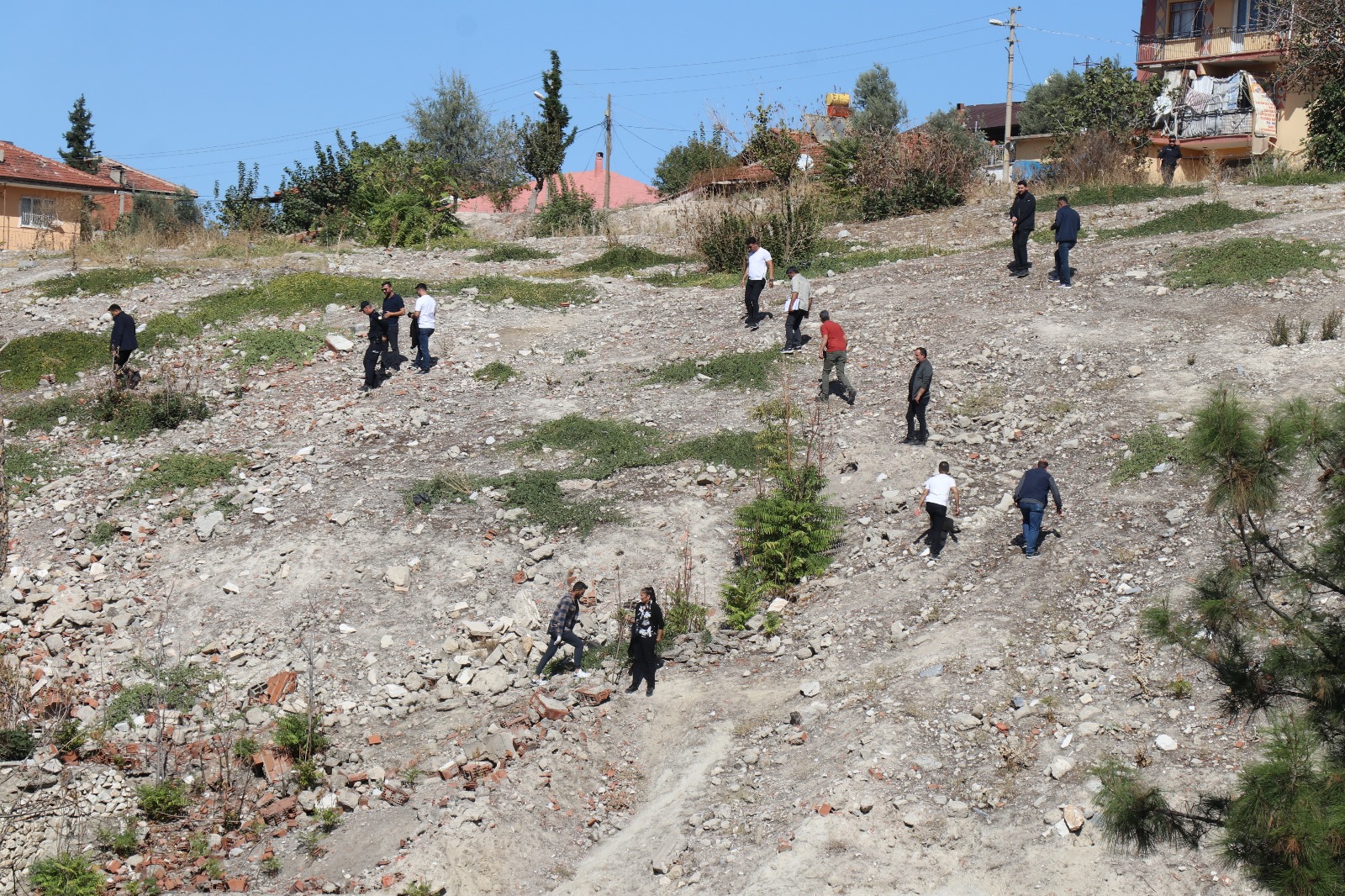 Boş Arazide Insan Kemikleri Bulundu (2)