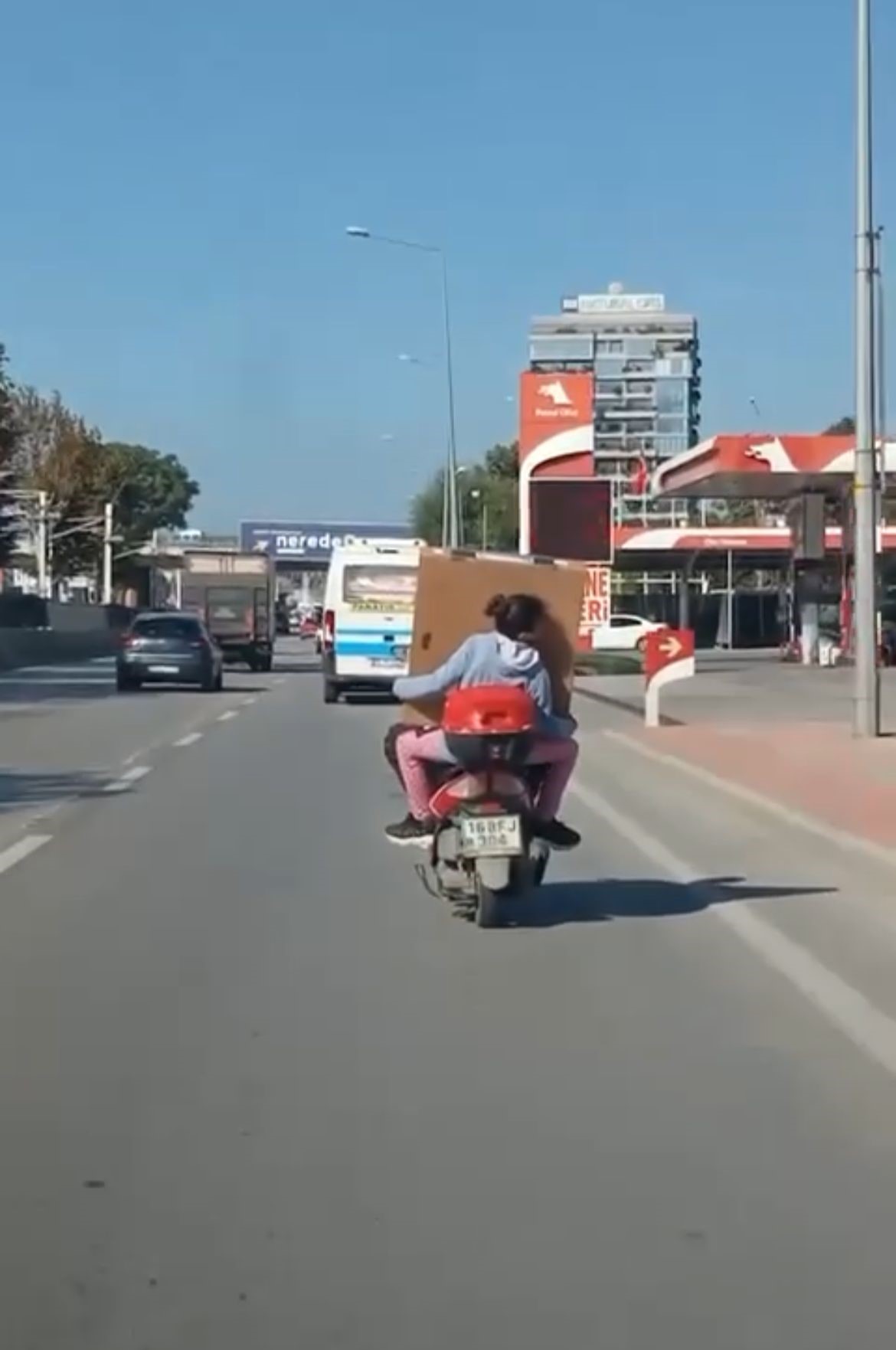 Çocuğunun Canını Hiçe Saydı...tehlikeli Yolculuk Kamerada (1)