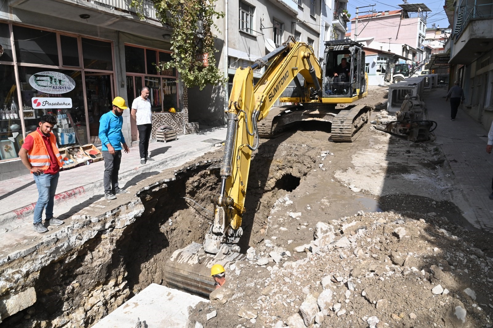 Demirci’de Su Taşkınlarına Son (4)