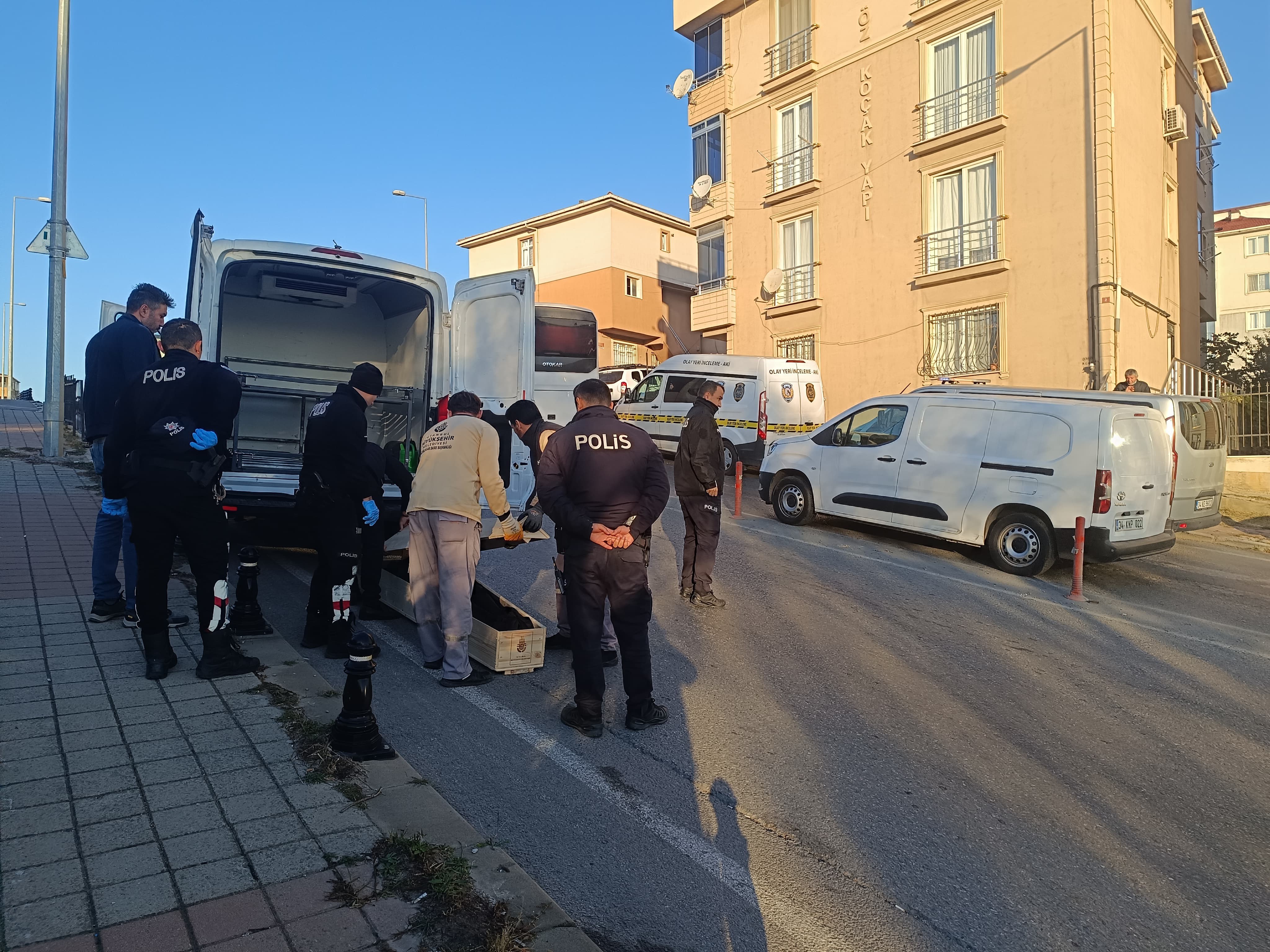 Pendik'te Korkunç Olay Kuzenini Defalarca Kez Bıçaklayarak Öldürdü (2)