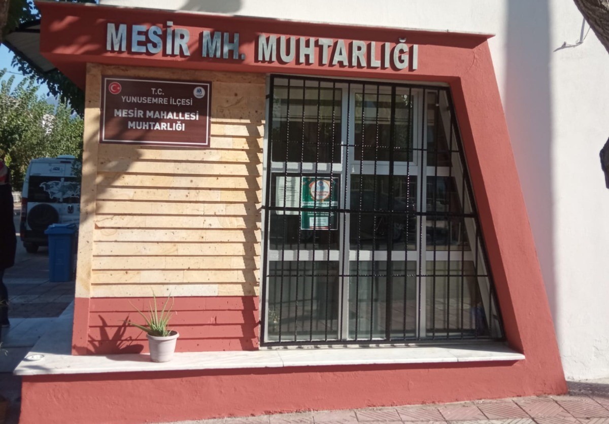 Yunusemre’den Muhtarlıklara Bakım Çalışması (2)