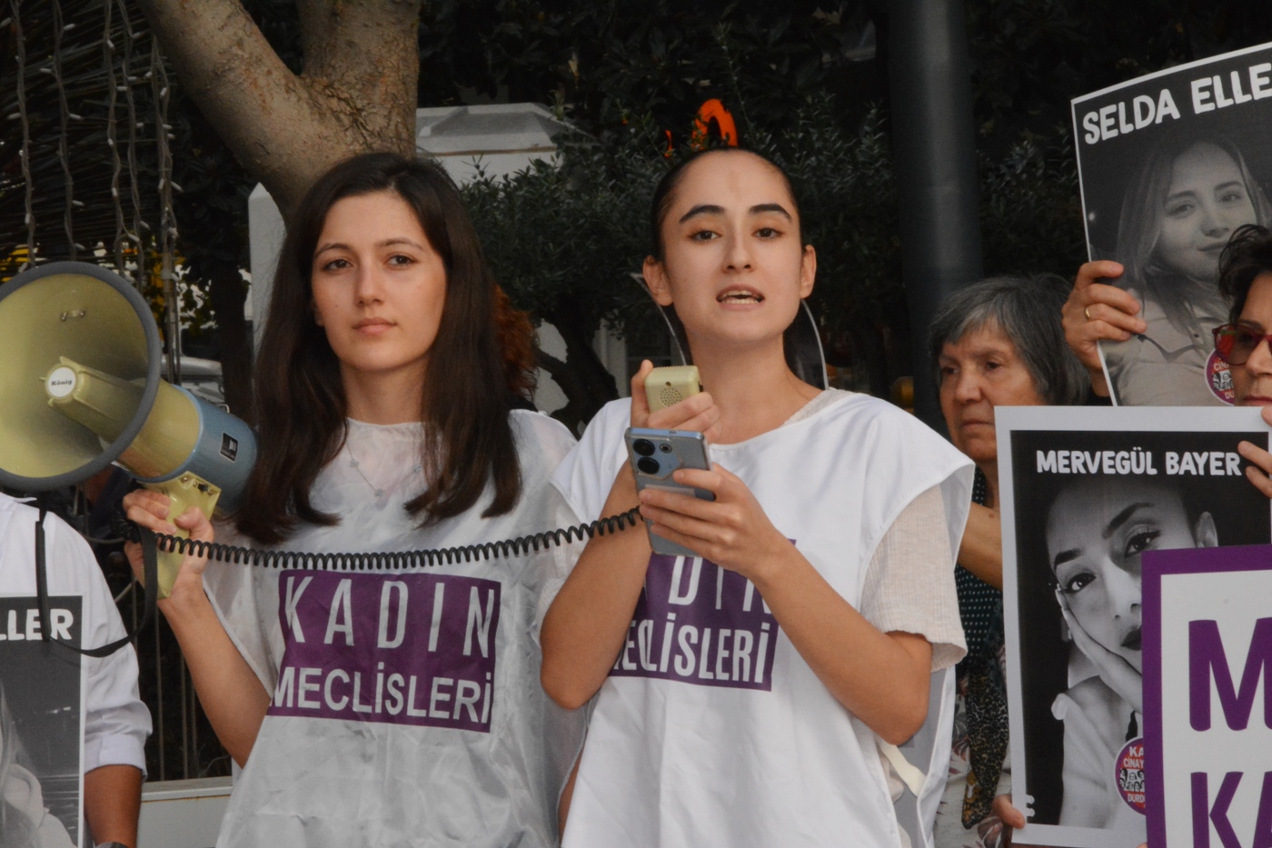 Manisa'da Kadın Ve Çocuk Cinayetlerine Dur Demek Için Kadın Cinayetleri Durduracağız Platformu Eylem Yaptı (4)