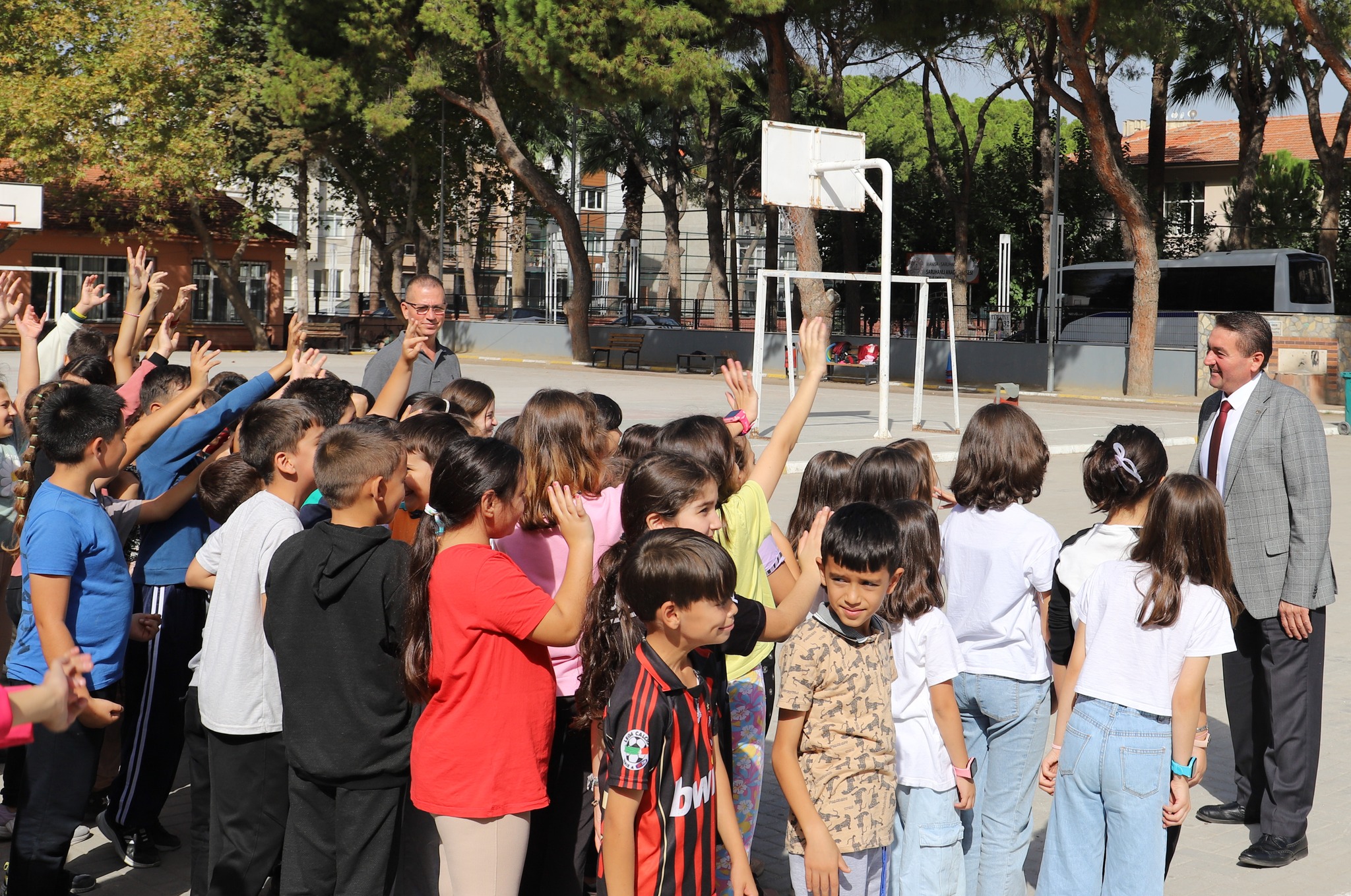 Hayırsever Yıldız, Saruhanlı'ya Okul Yaptı! (5)