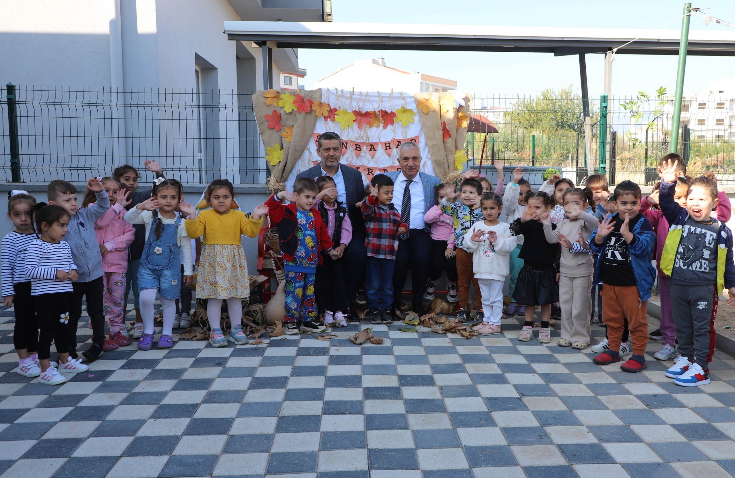 Turgutlu'da Çocukları Sonbahar Heyecanı Sardı (1)