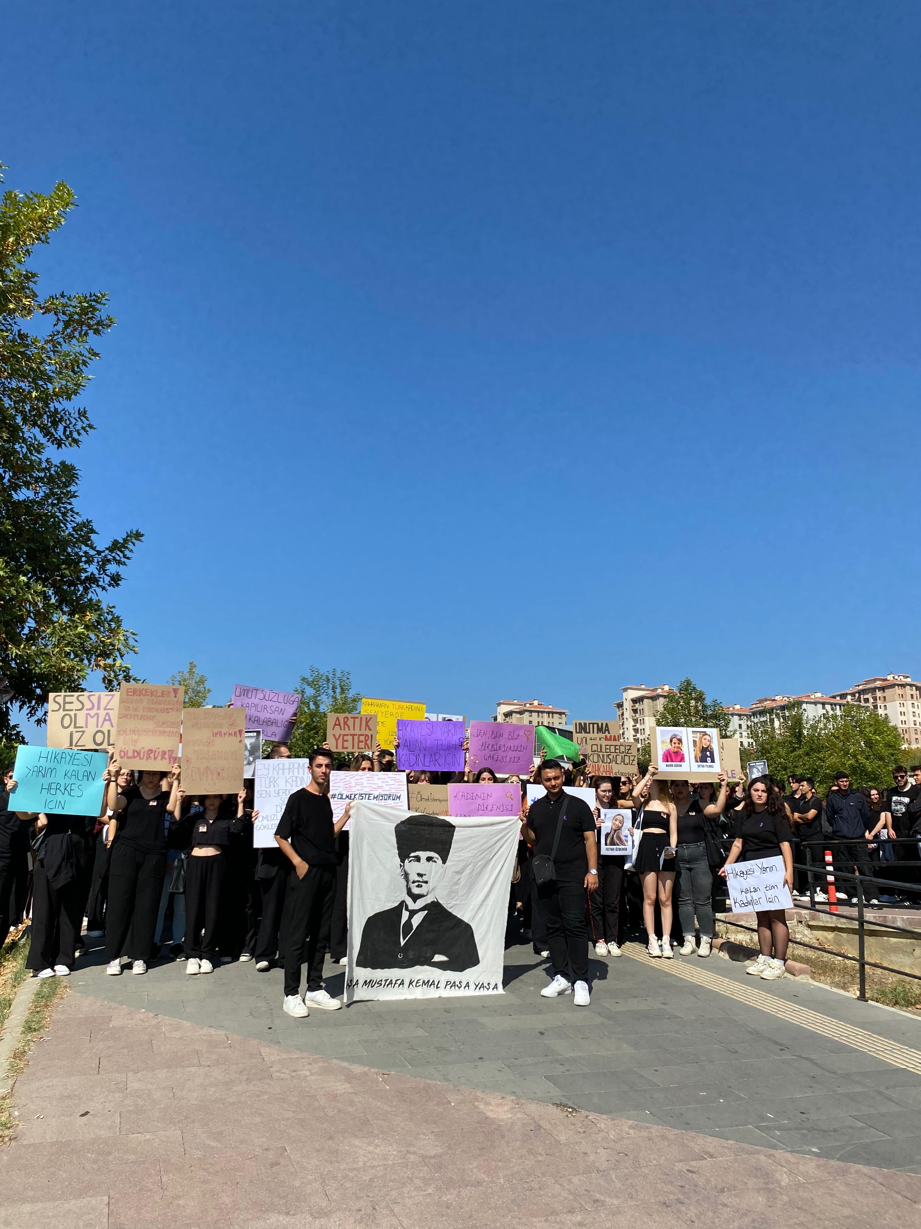 Celal Bayar Üniversitesi'nden İkbal Ve Ayşenur Için Eylem (3)