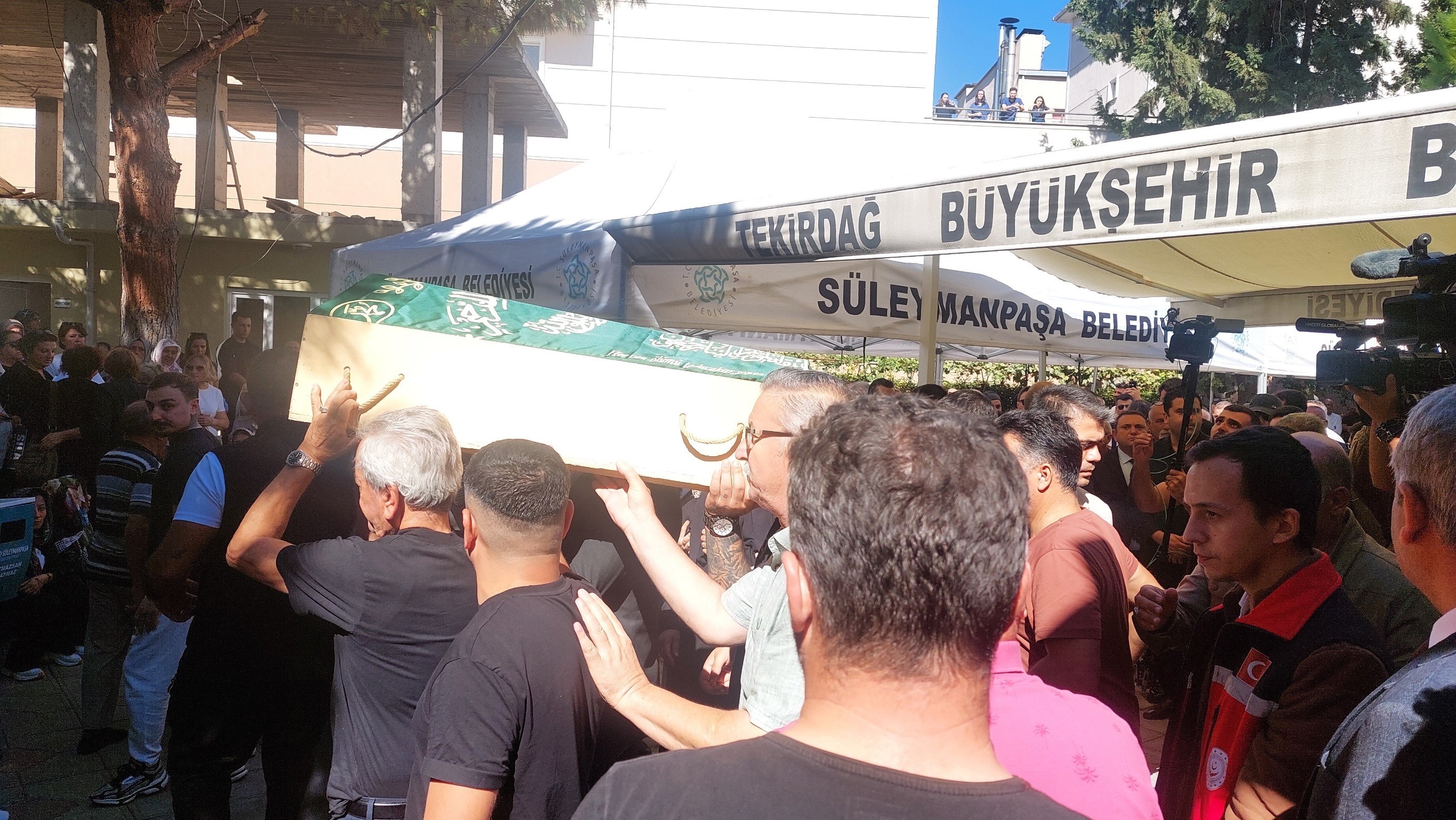 İmam, Sıla’dan Helallik Istedi “Koruyamadık Seni” (2)