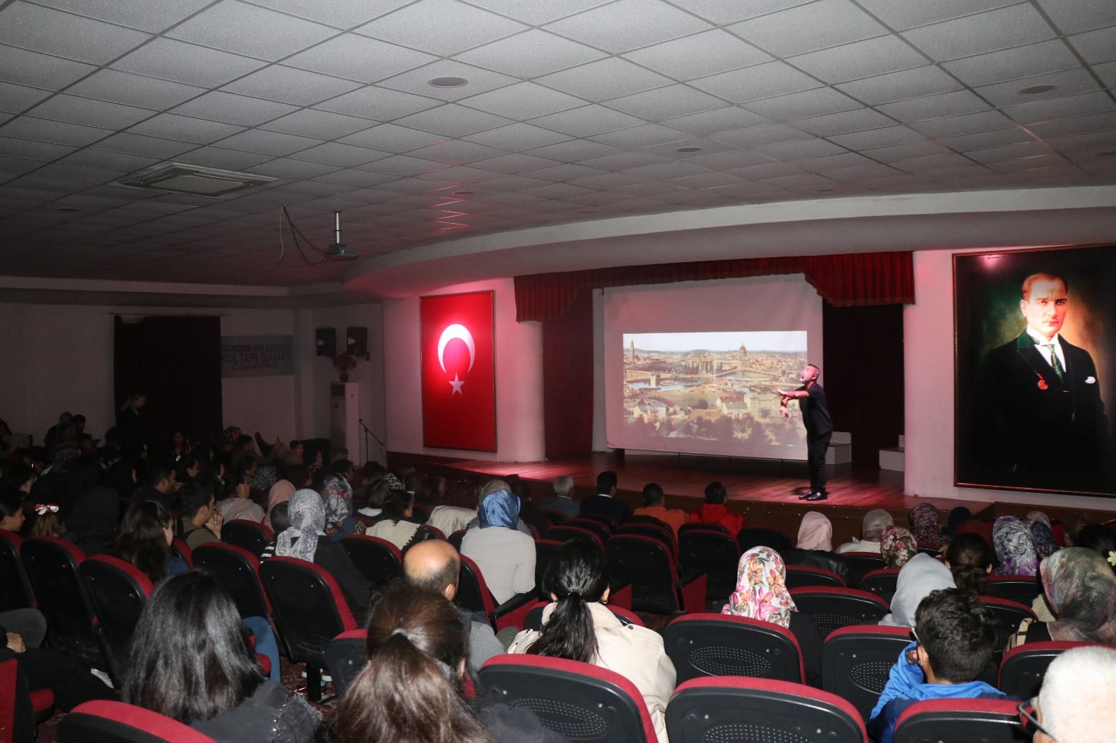 Gördes’te ‘Beni Hatırlayınız’ Sergilendi (3)