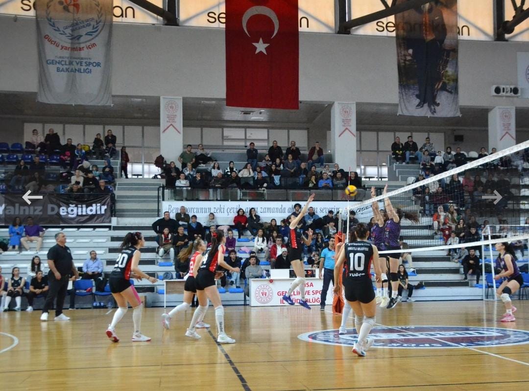 Kadın Voleybol Takımı Sezonu Deplasmanda Açacak  (1)