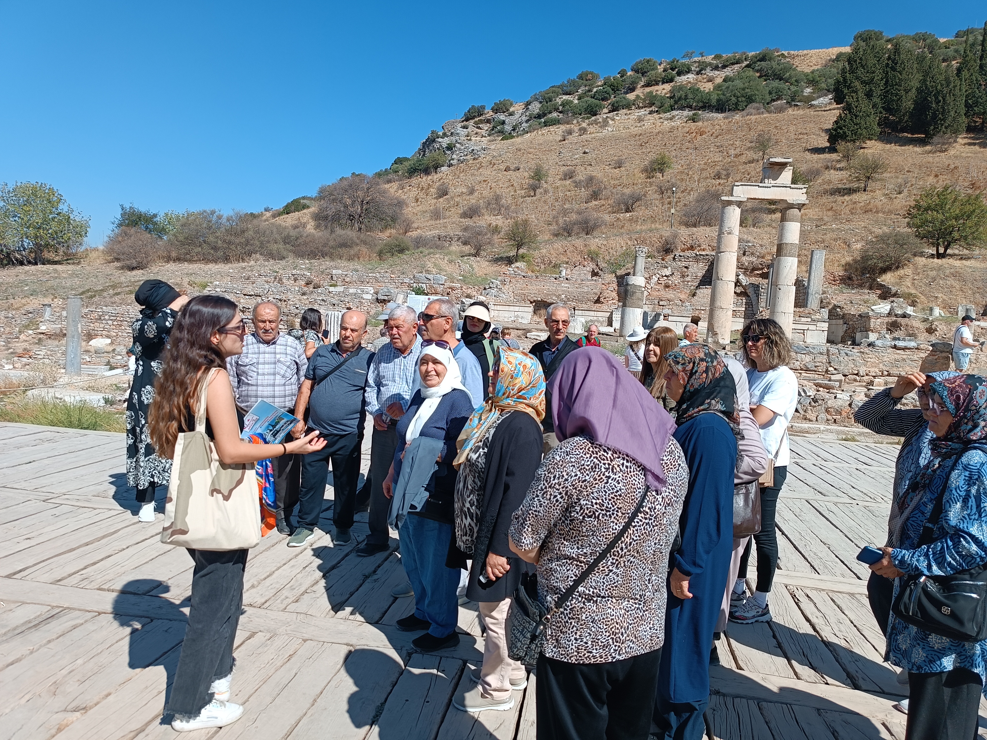 Manisalı emekliler tarihle buluştu