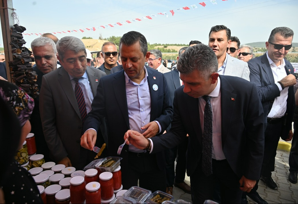 CHP Lideri Özel Zeytin Festivaline katıldı