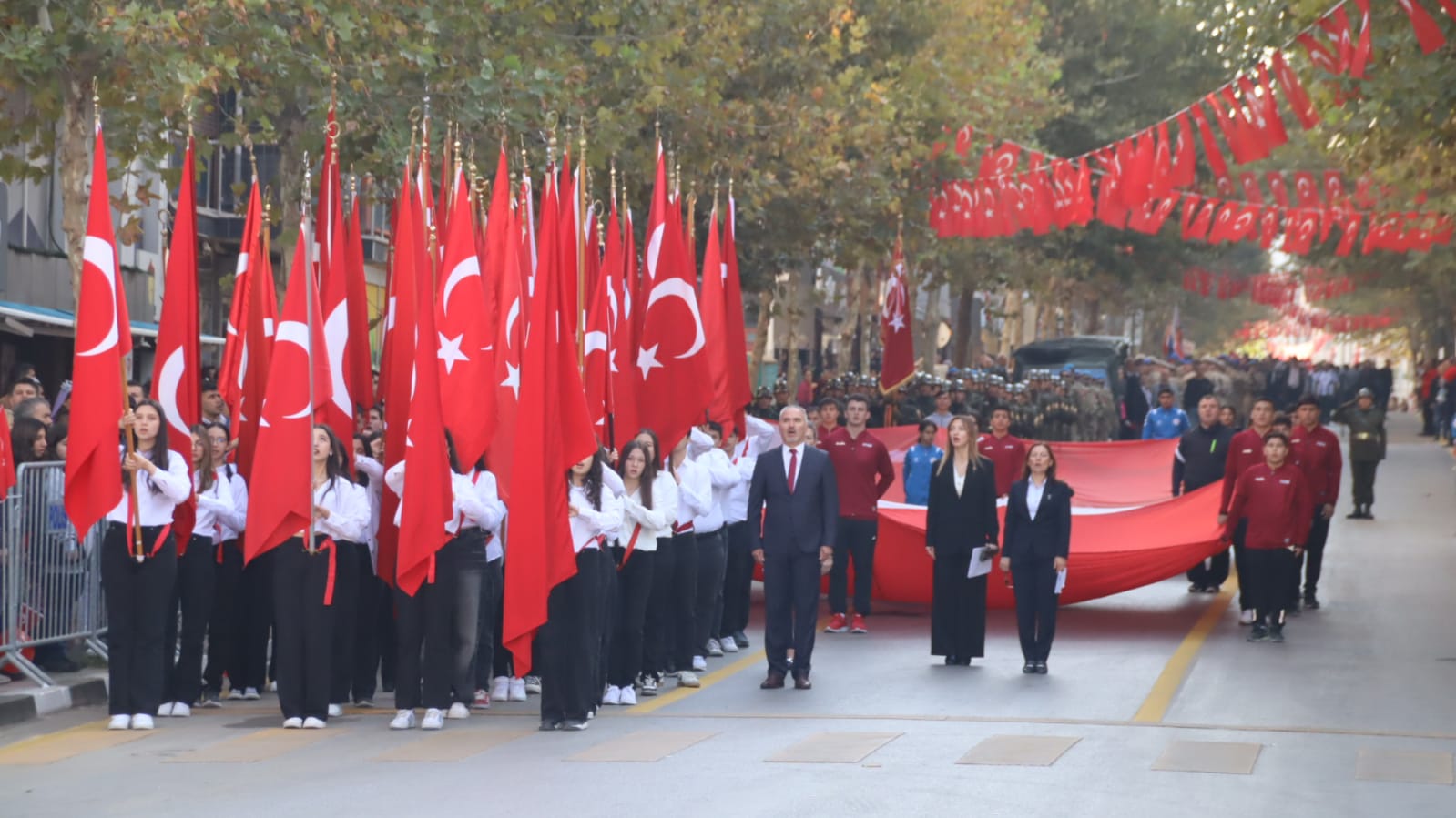 Manisa'da Cumhuriyet Bayramı Coşkuyla Kutlandı! (12)