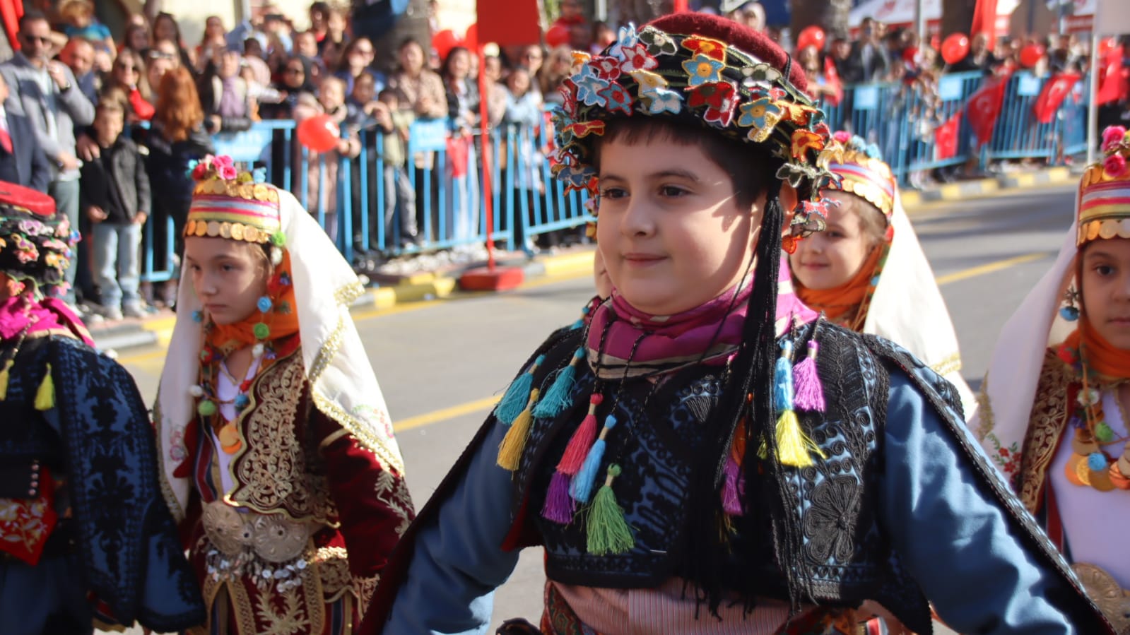 Manisa'da Cumhuriyet Bayramı Coşkuyla Kutlandı! (23)