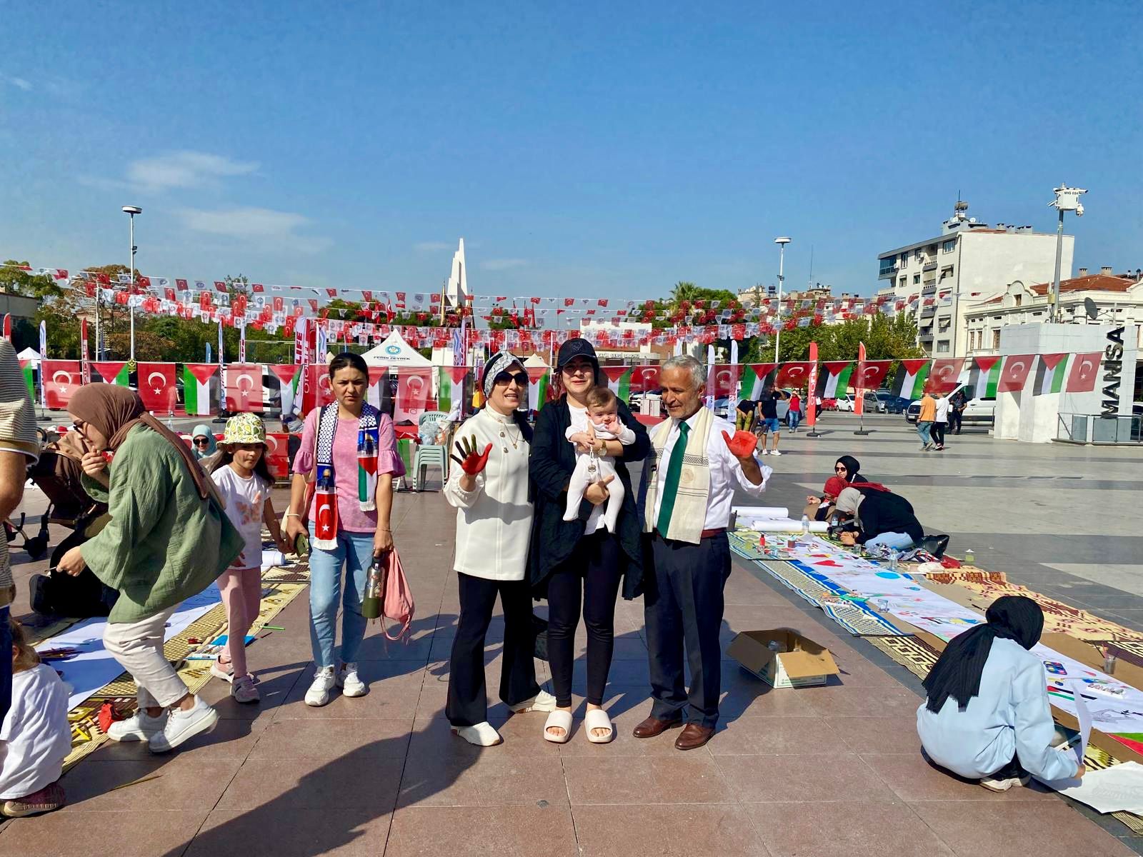 Manisa'da ‘Filistinli Çocuklar Için Çiz’ Etkinliği Düzenlendi  (6)