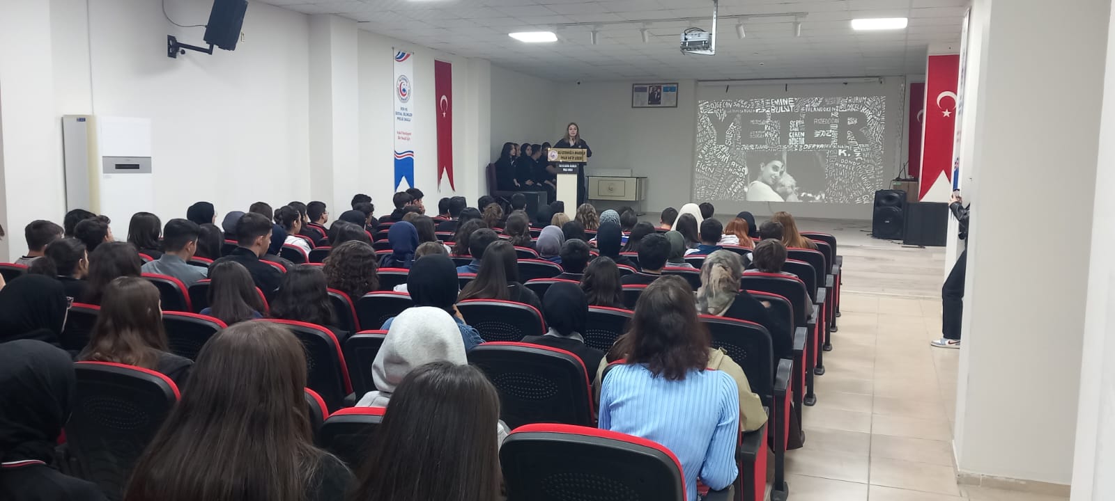 Manisa’da Liseli Gençlerden Anlamlı Program (1)