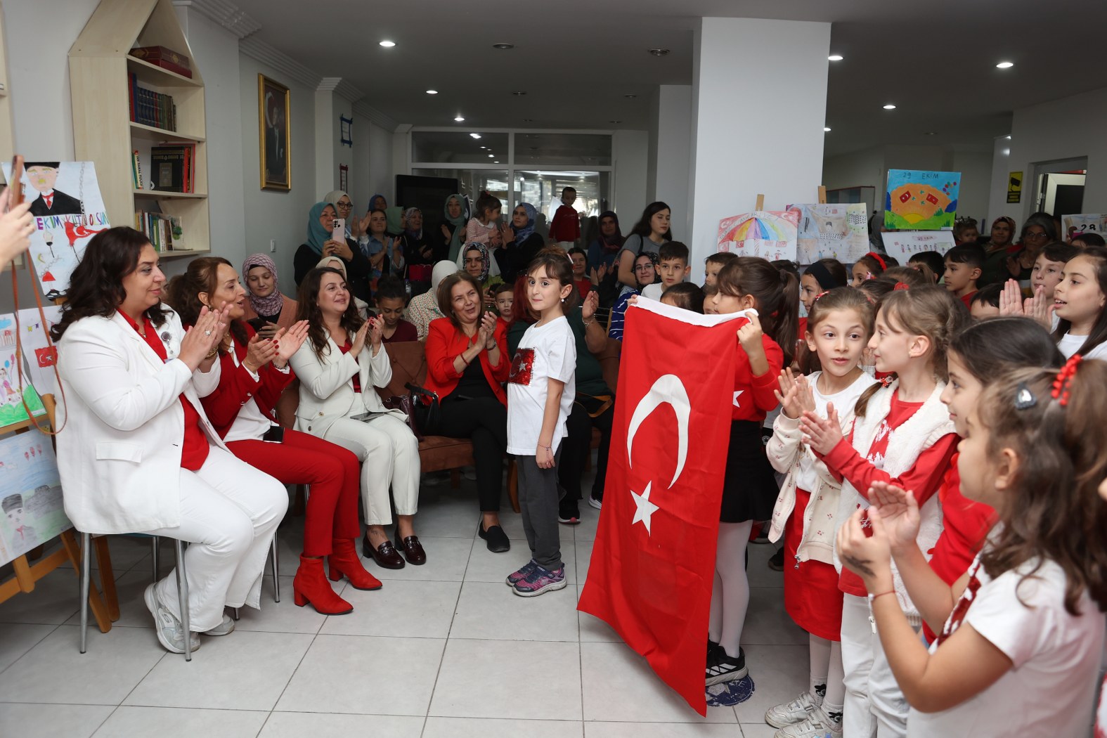 Minik Öğrencilerden Cumhuriyet Coşkusu (3)