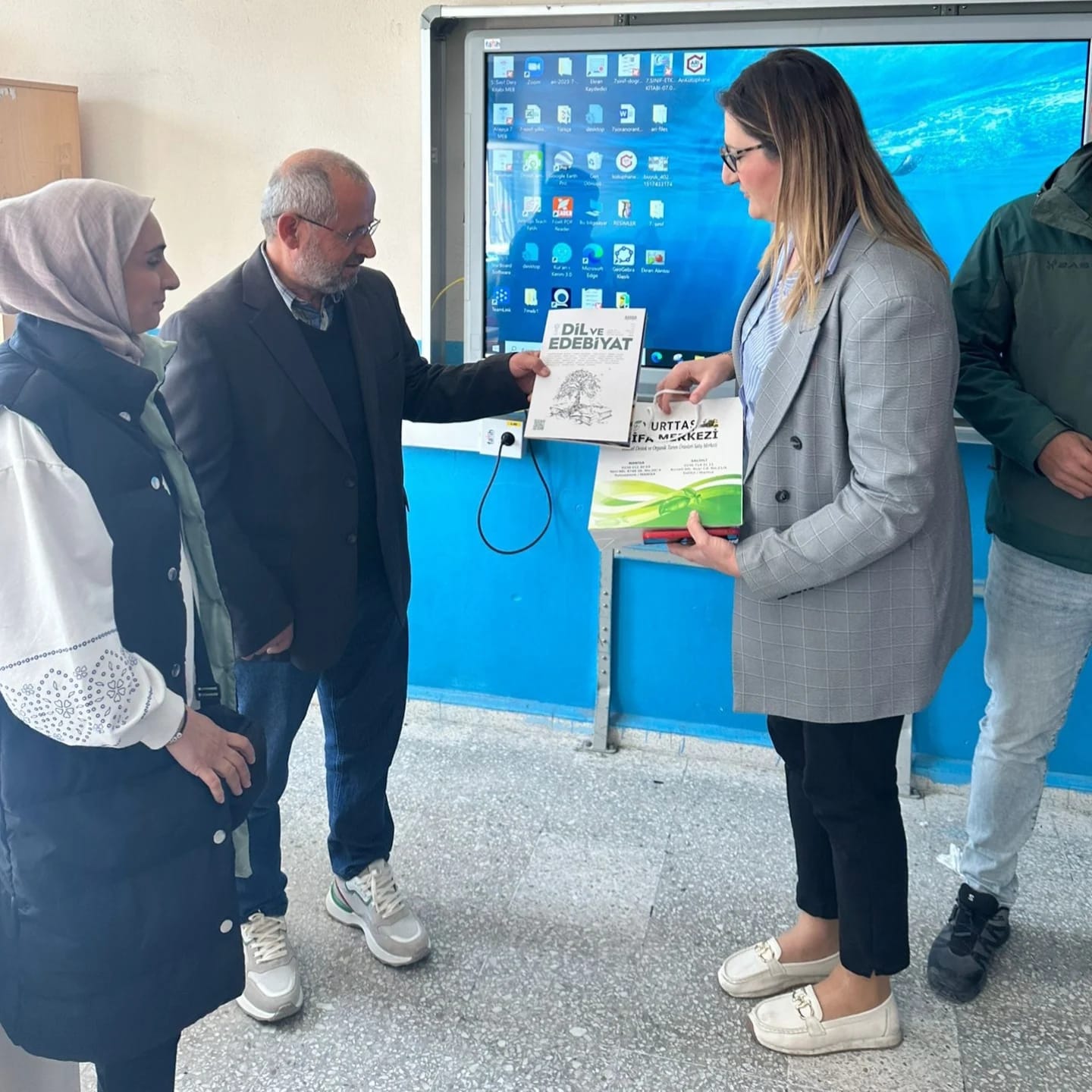 Türkiye Dili Ve Edebiyatı Derneği'nden Köy Okullarına Kitap Bağışı Projesi (4)