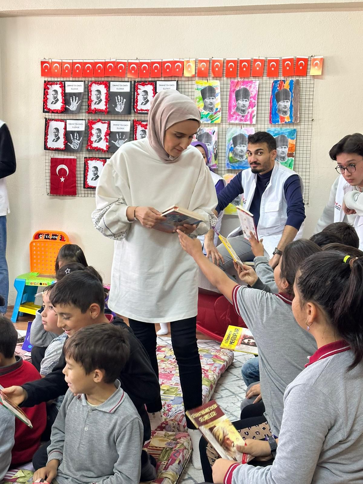 Türkiye Dili Ve Edebiyatı Derneği'nden Köy Okullarına Kitap Bağışı Projesi (6)