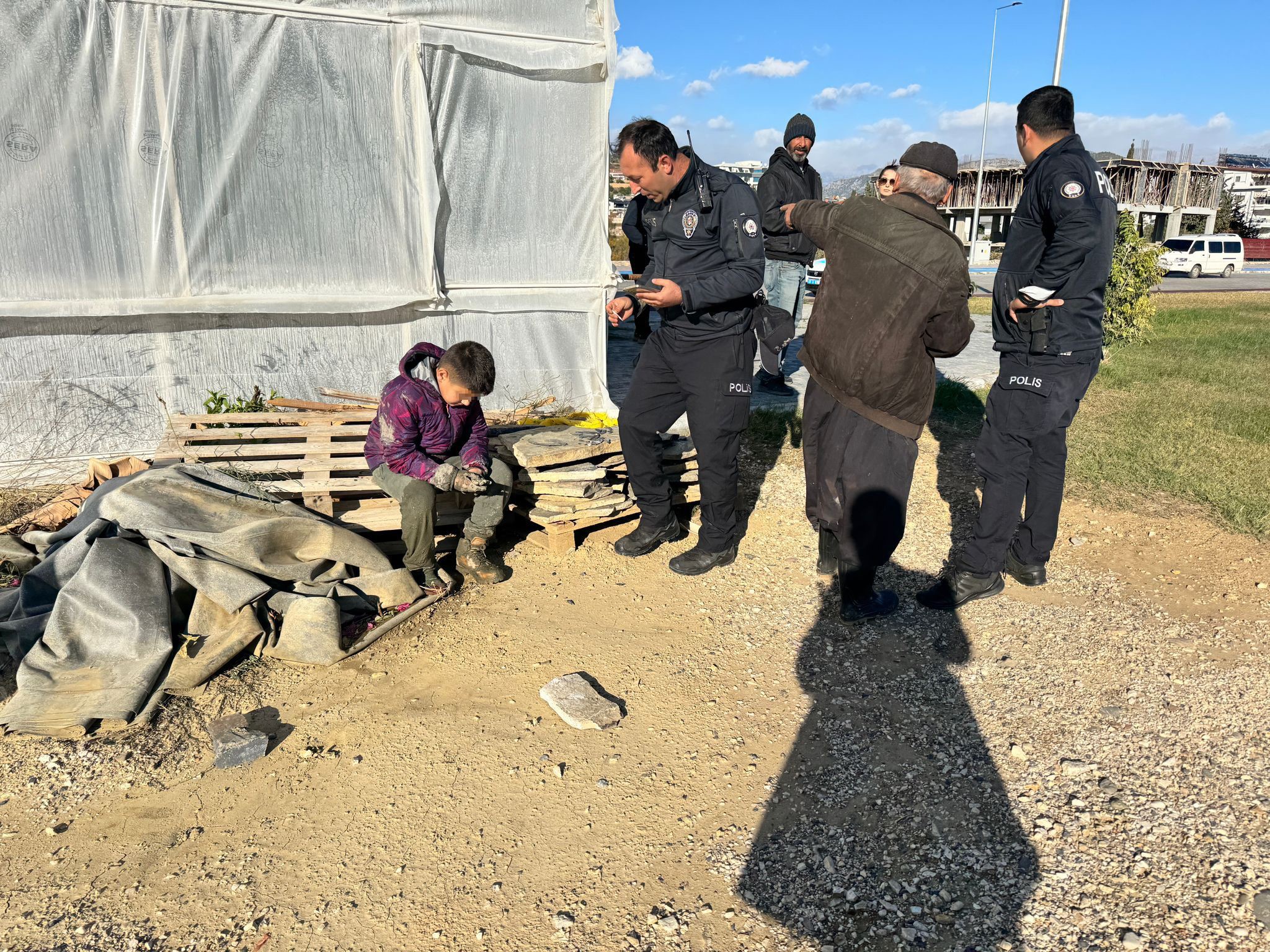 3 Çocuk Balçığa Saplandı (1)