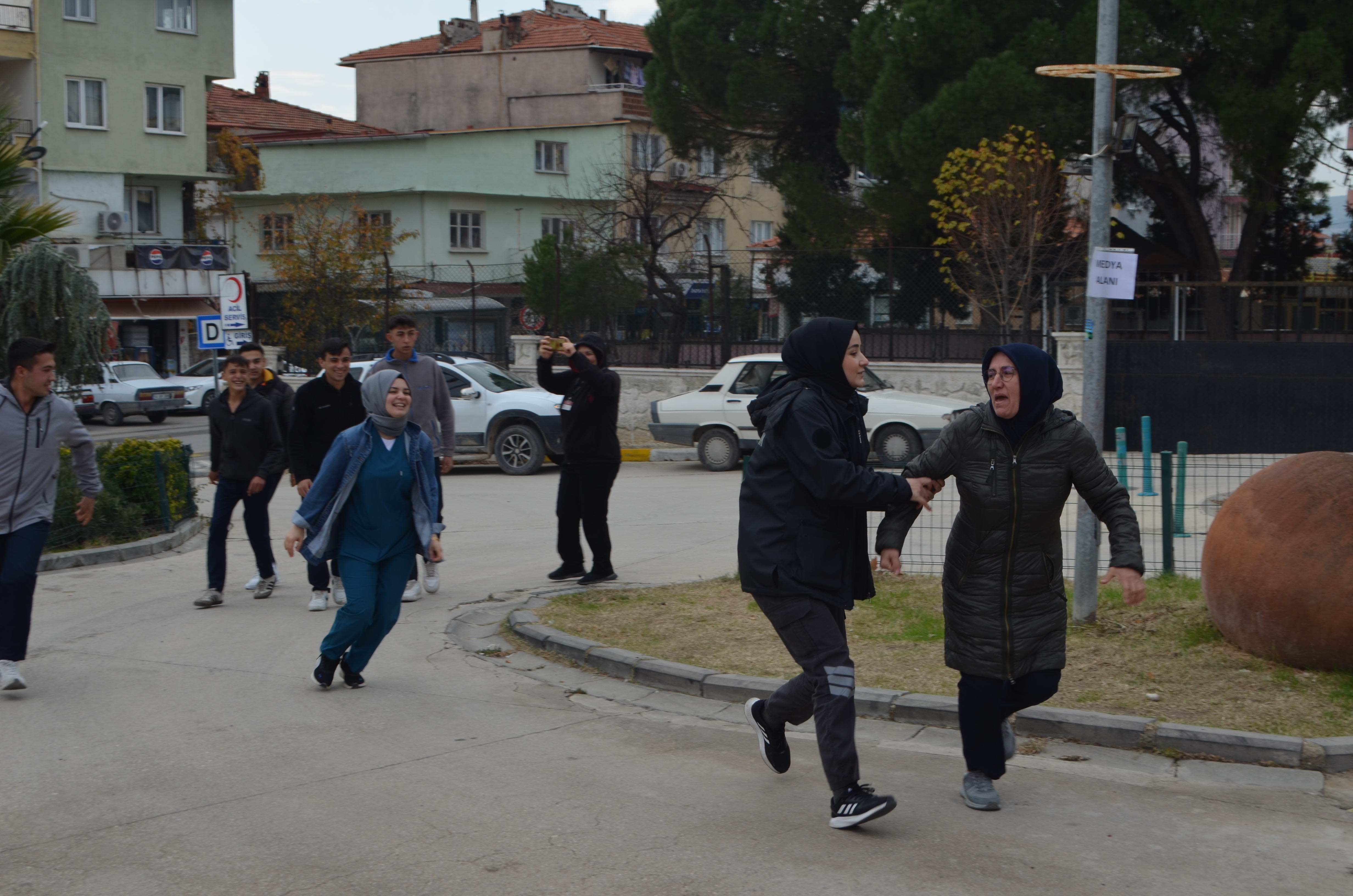 Hastanede Yapılan Yangın Tatbikatı Gerçeğini Aratmadı (4)