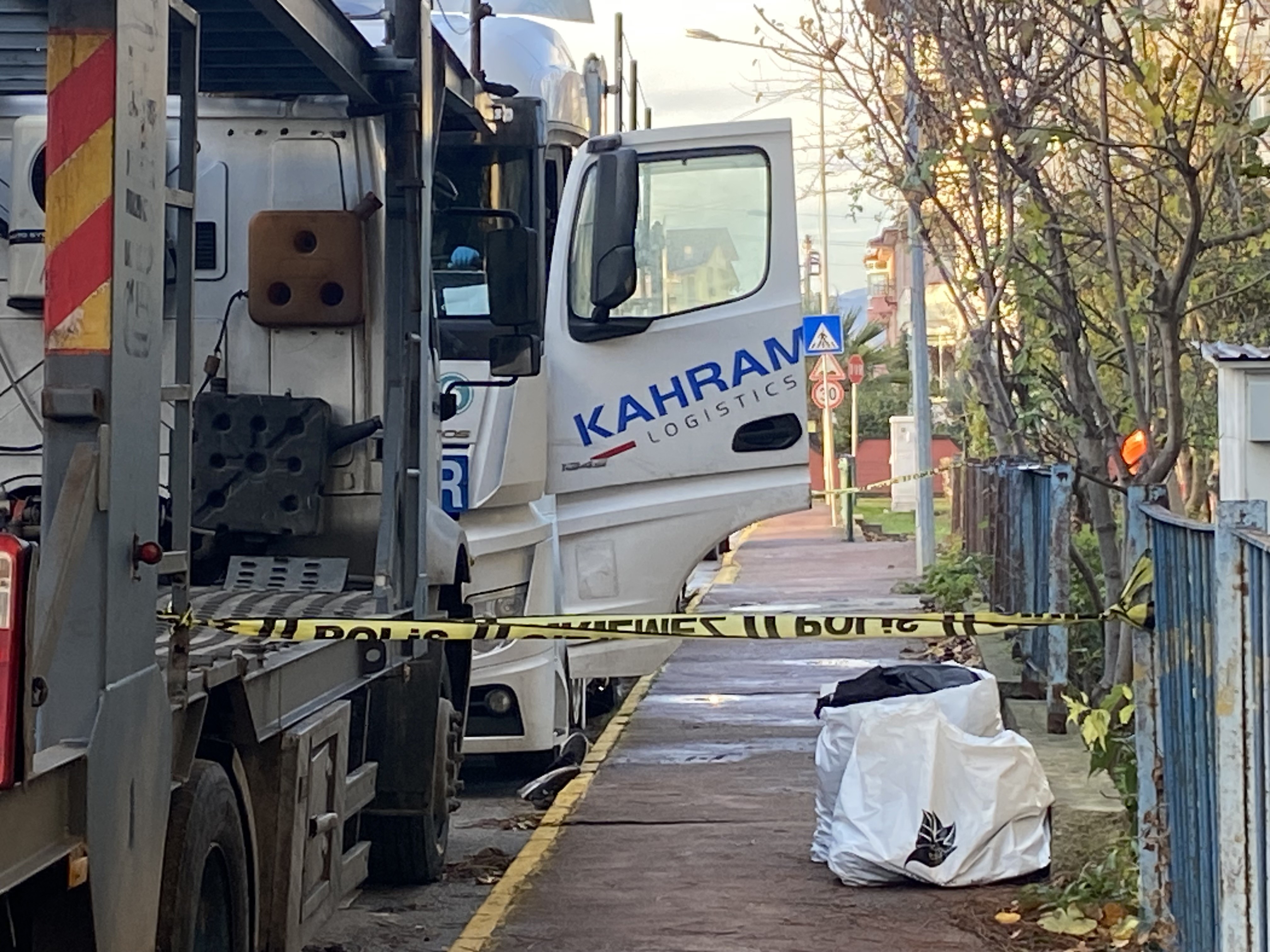 Korkunç Ölüm Tır Kabininde Asılı Halde Ölü Bulundu (3)