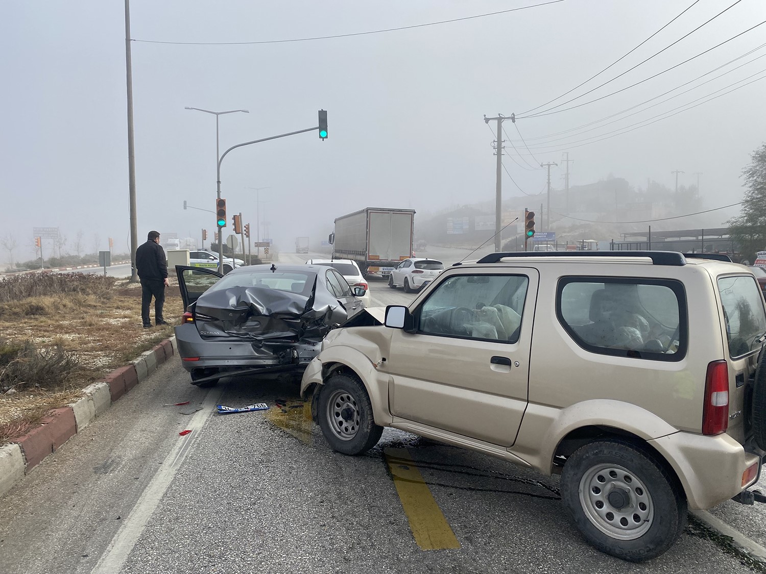 Manisa'da Zincirleme Kaza 2 Yaralı (1)