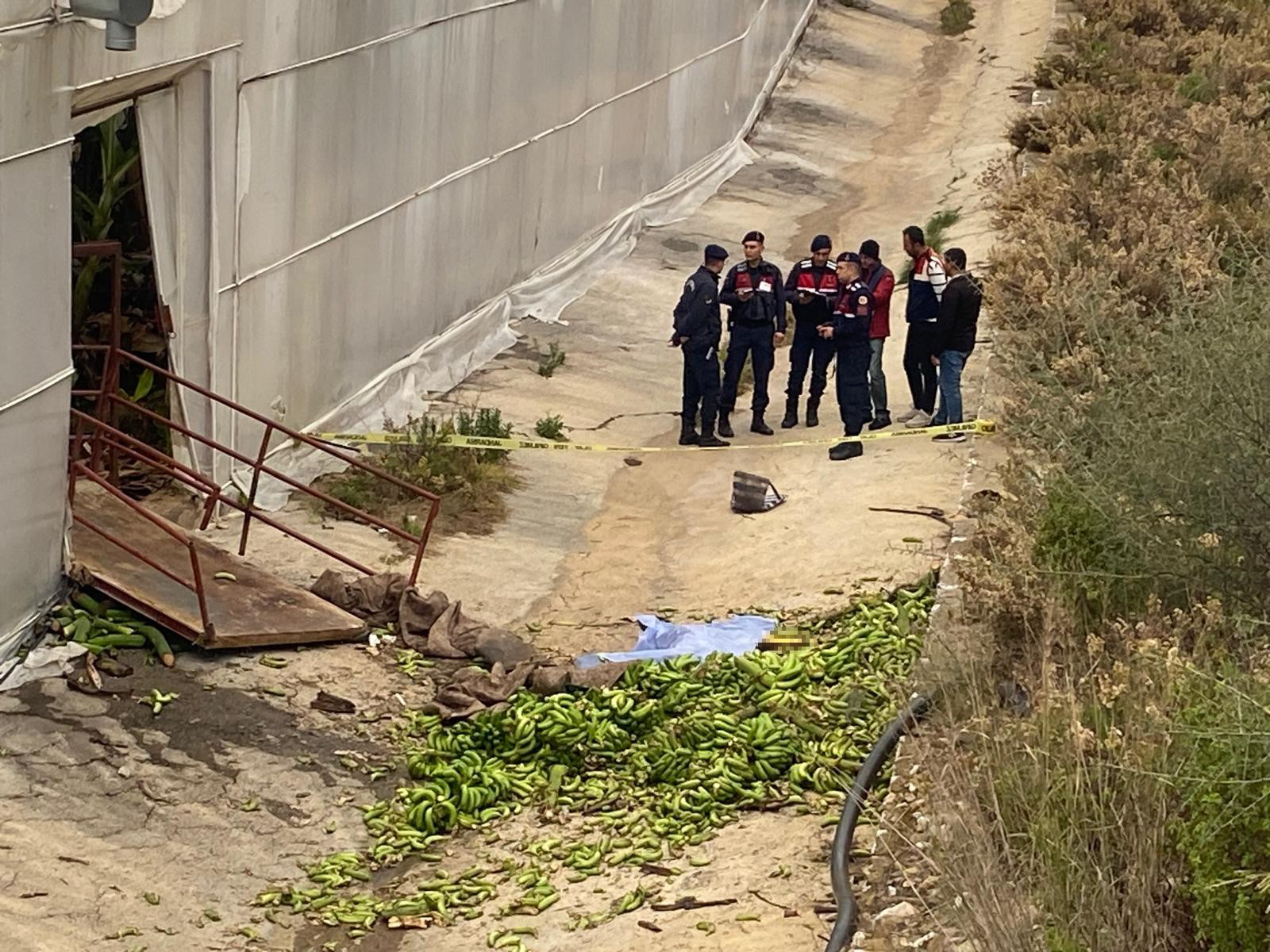 Muz Serasında Raylı Sisteme Ait Kasanın Halatı Koptu, Ortalık Savaş Alanına Döndü 2 Ölü, 2 Yaralı (4)