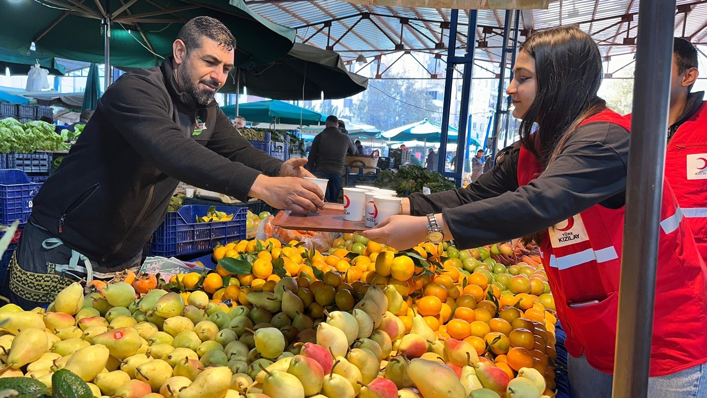 Kızılay'dan Esnafa Mesir Macunlu Süt Ikramı (4)