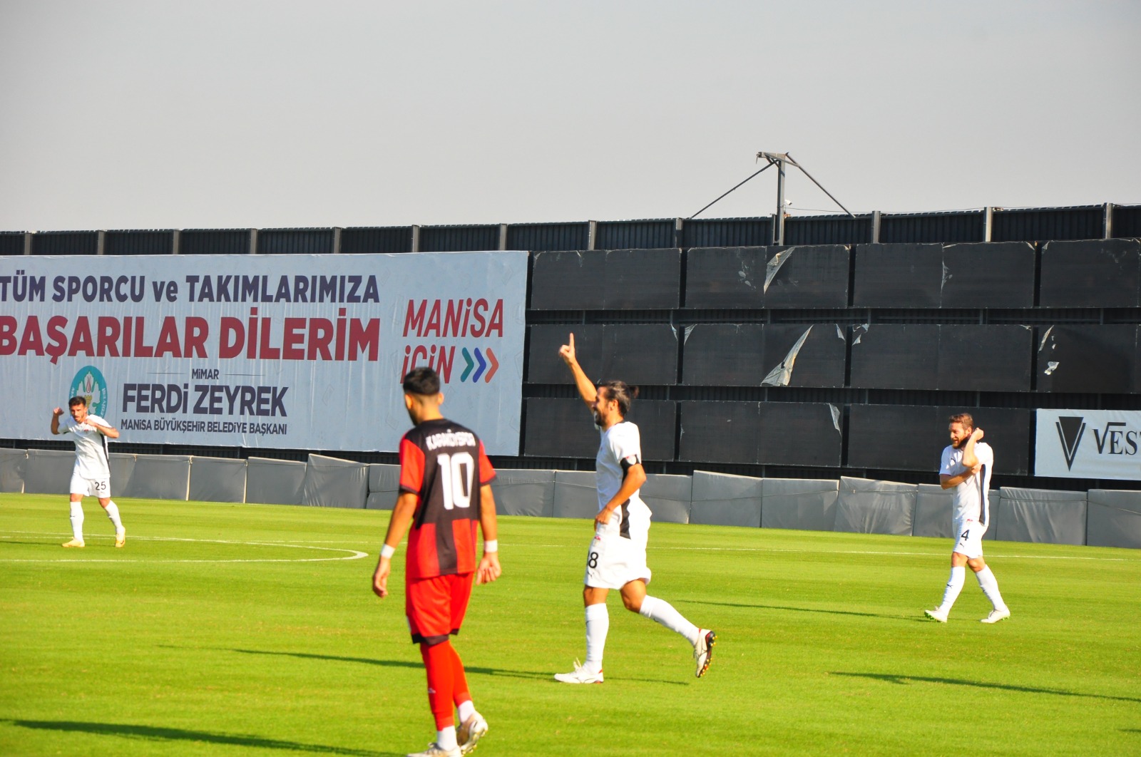 Manisaspor 4’Te 4 Yapmak Için Sahaya Çıkıyor (5)