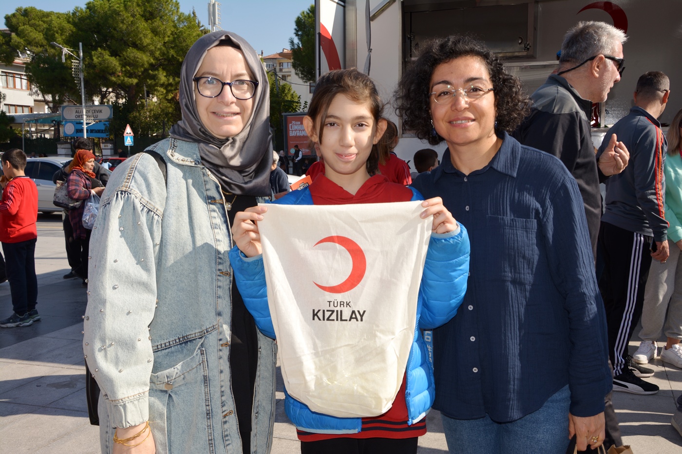 Manisa’da Kızılay Haftası Programı Düzenlendi (1)