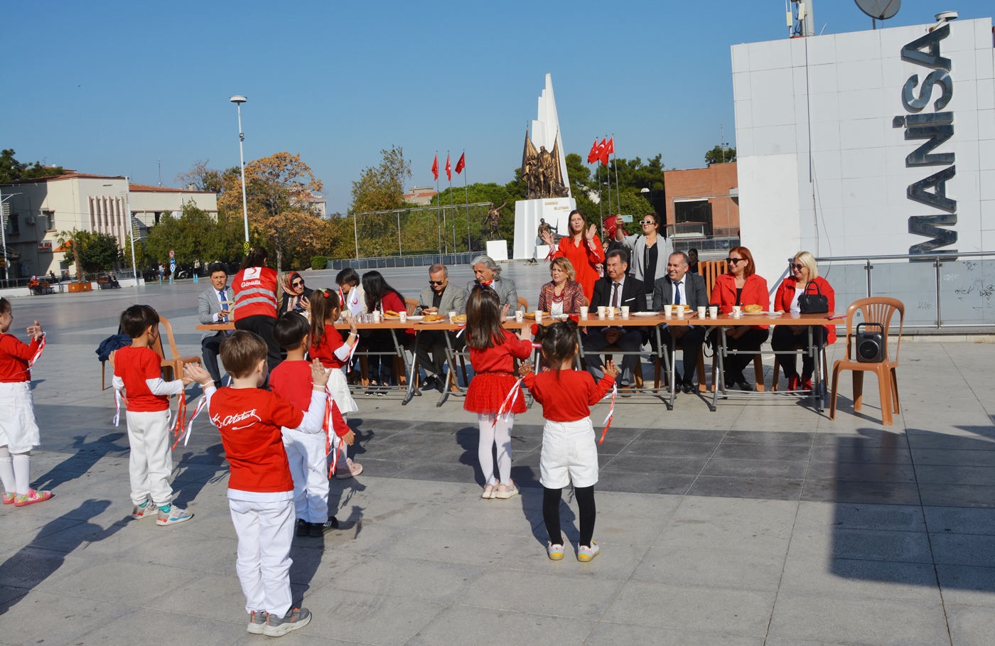 Manisa’da Kızılay Haftası Programı Düzenlendi (6)