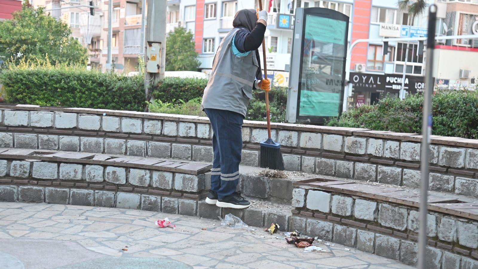 Manisalı Hemşehrilerimizin Temizlik Konusunda Çok Daha Duyarlı Olmalarını Bekliyoruz (7)