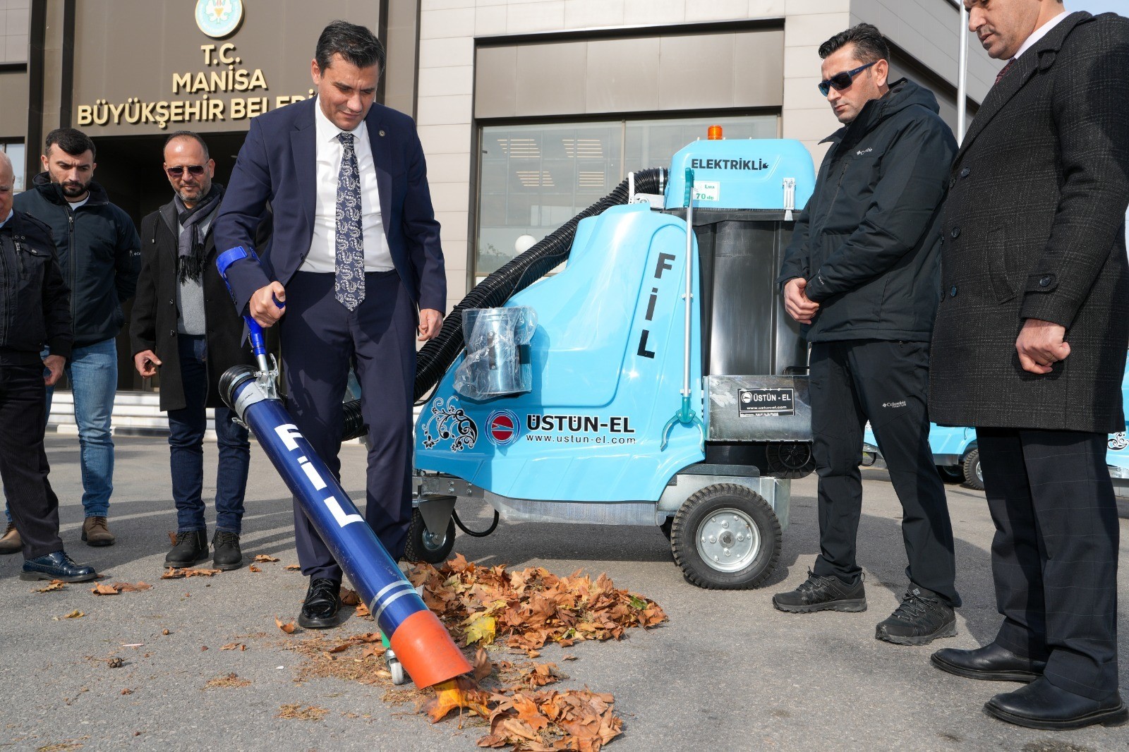 Manisa'yı Filler Temizleyecek (2)