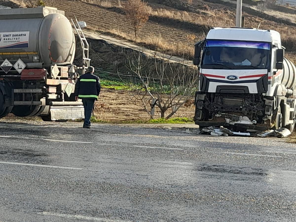 Denizli Manisa Yolunda Feci Kaza! 1 Yaralı (3)