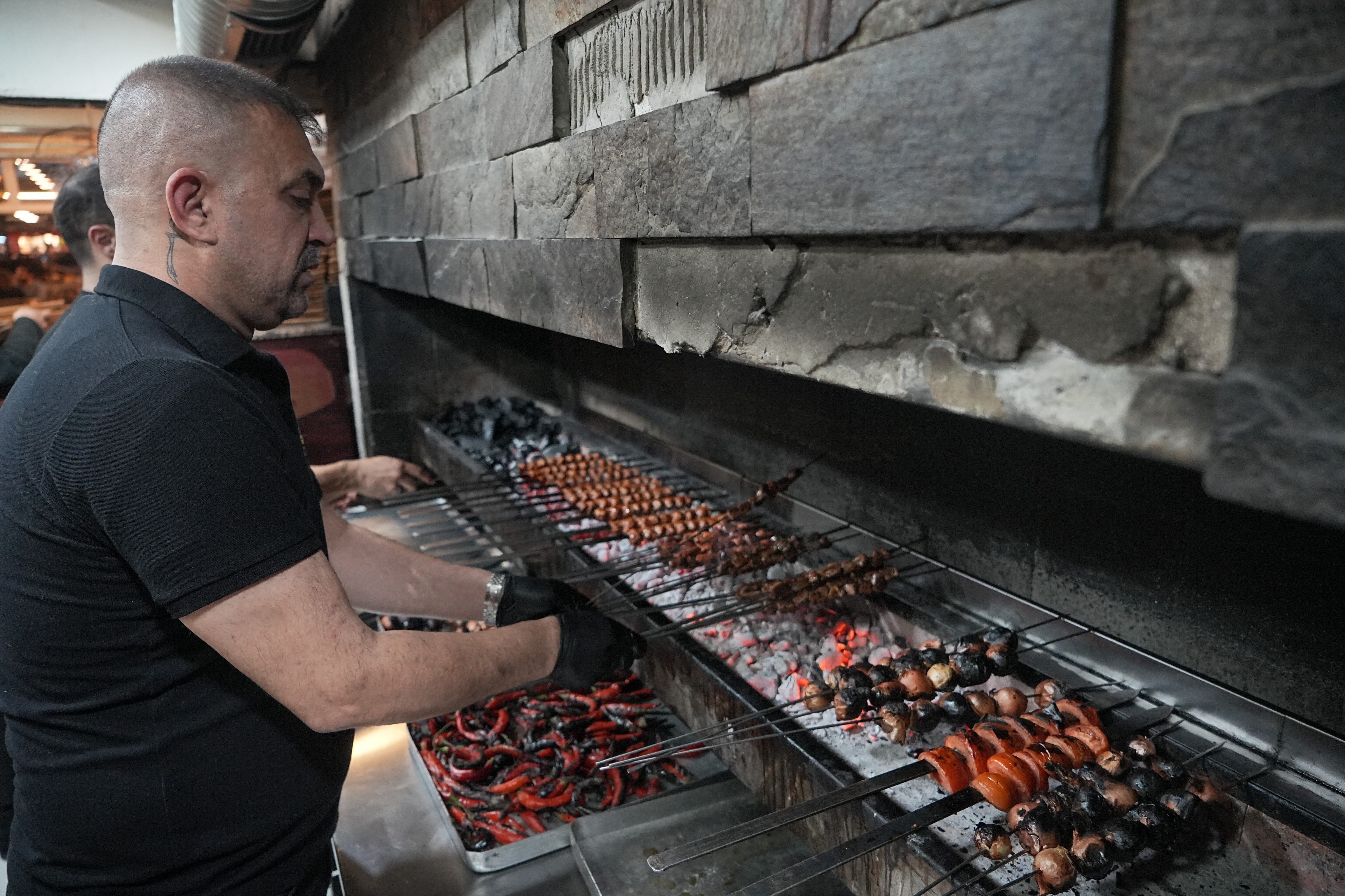 Kuzunun Ciğeri Pirzolayı Geçti (2)