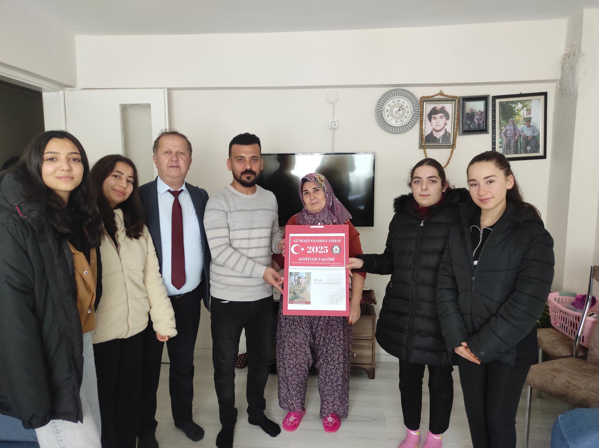 Öğrencilerden Gördesli Şehitlere Vefa (1)-1